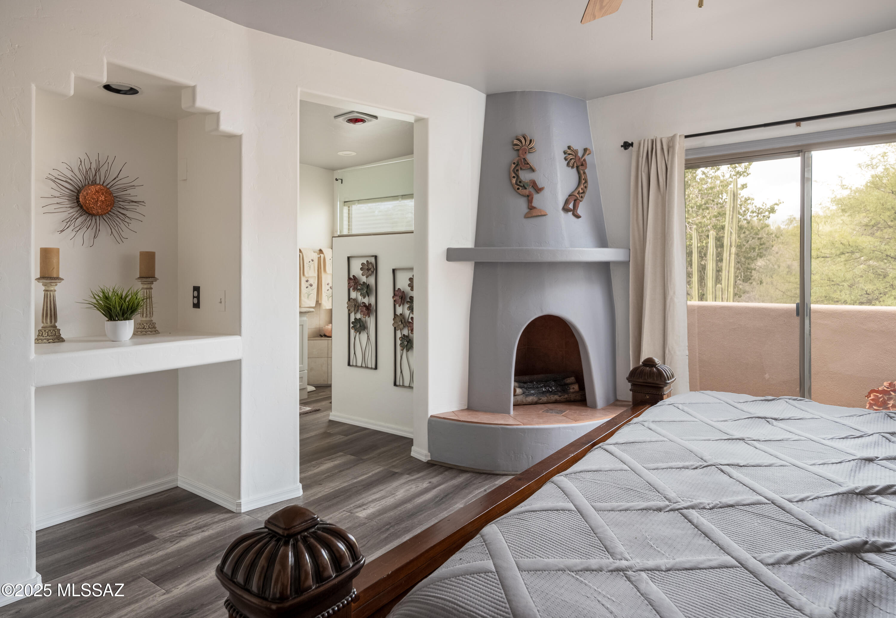 1681 E Moonshroud Drive