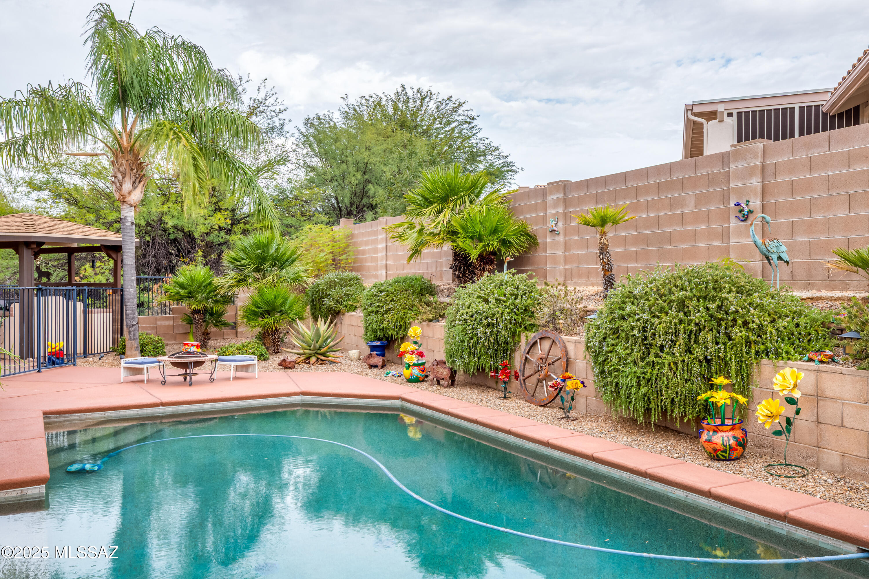 1681 E Moonshroud Drive