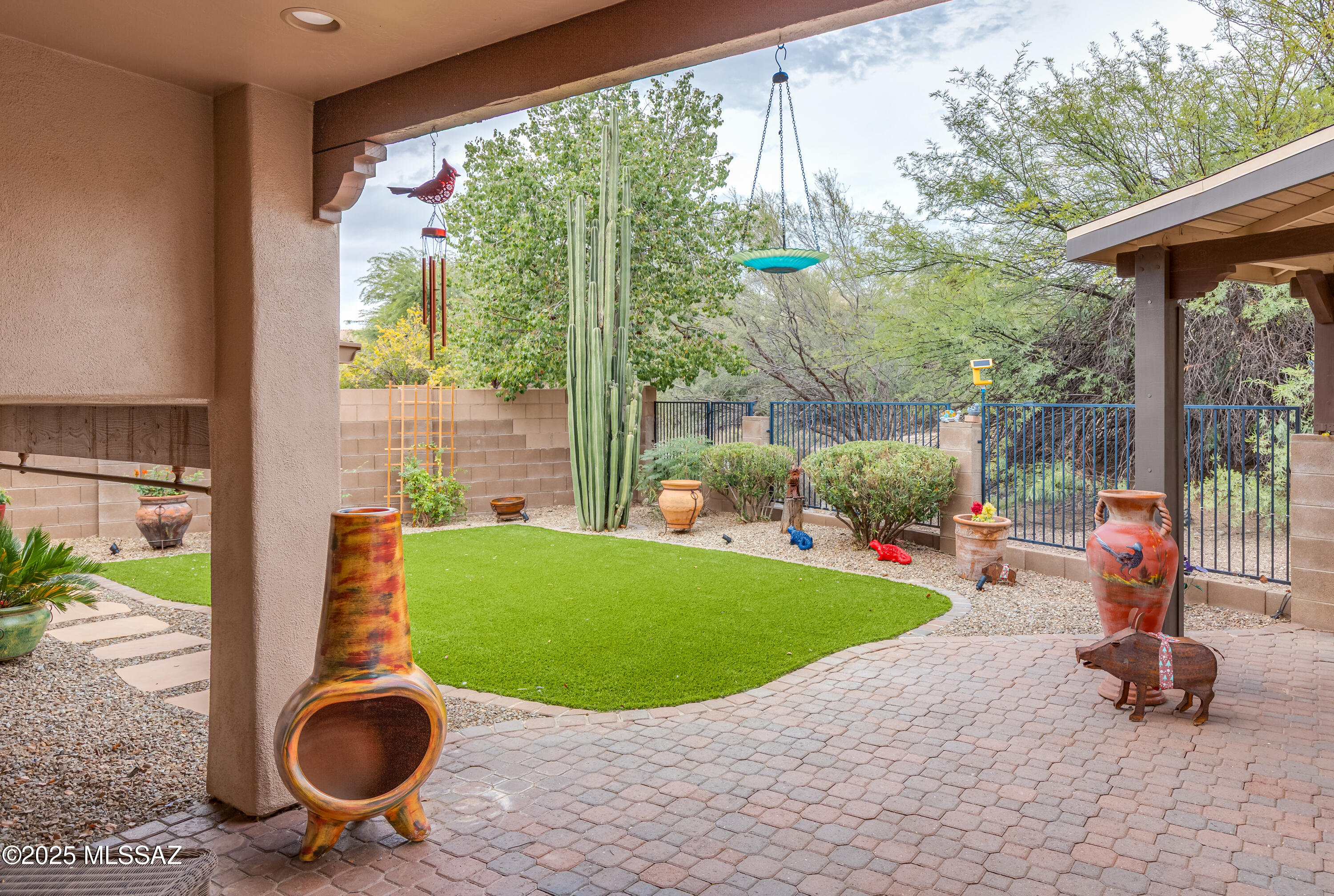 1681 E Moonshroud Drive