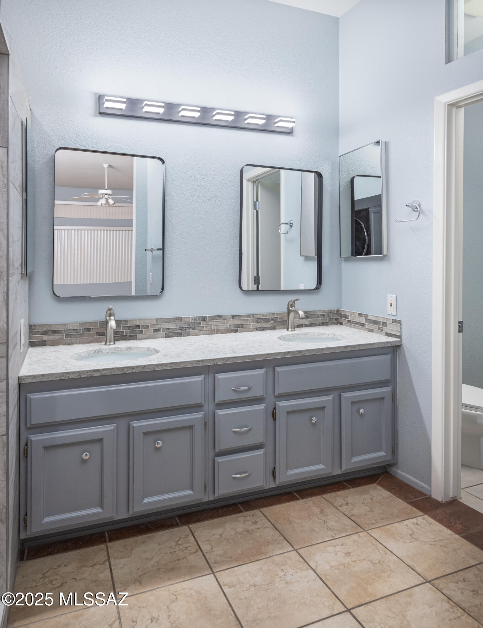 938 E Grass Meadow Place