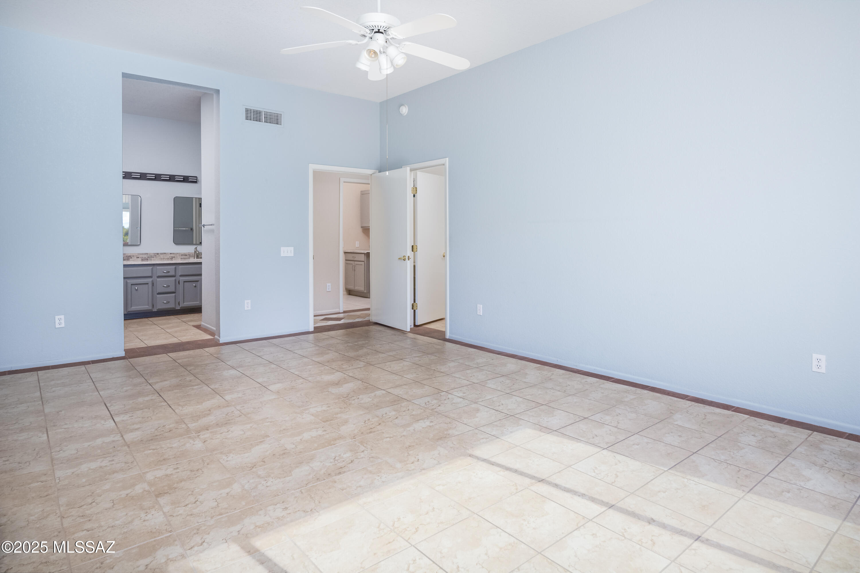 938 E Grass Meadow Place