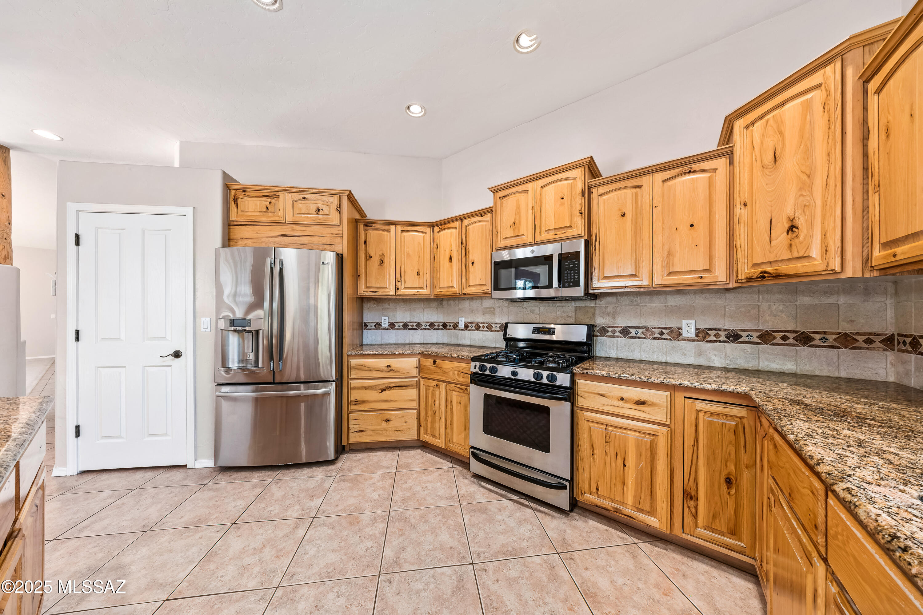 3551 W Montgomery Street