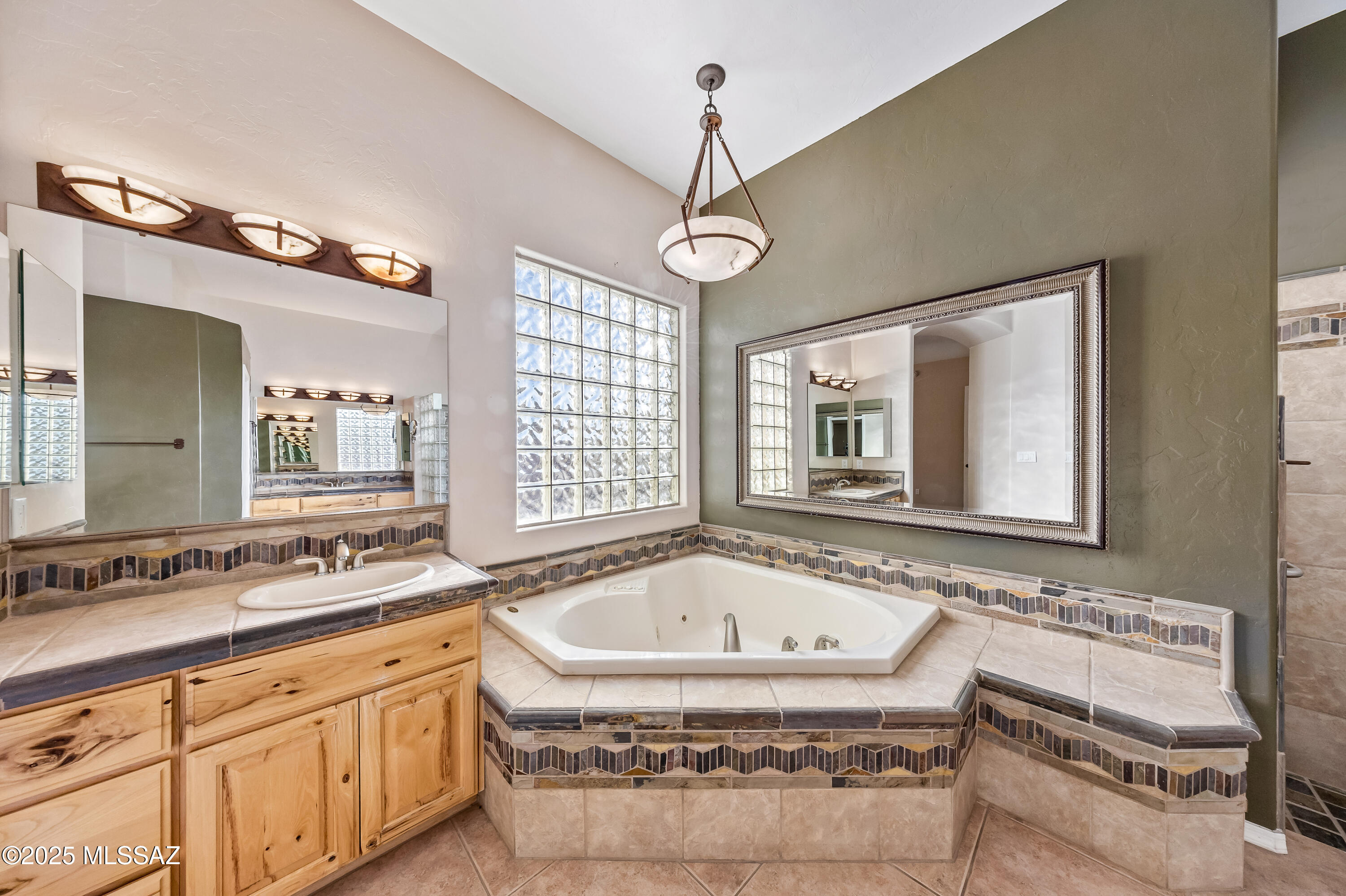 3551 W Montgomery Street