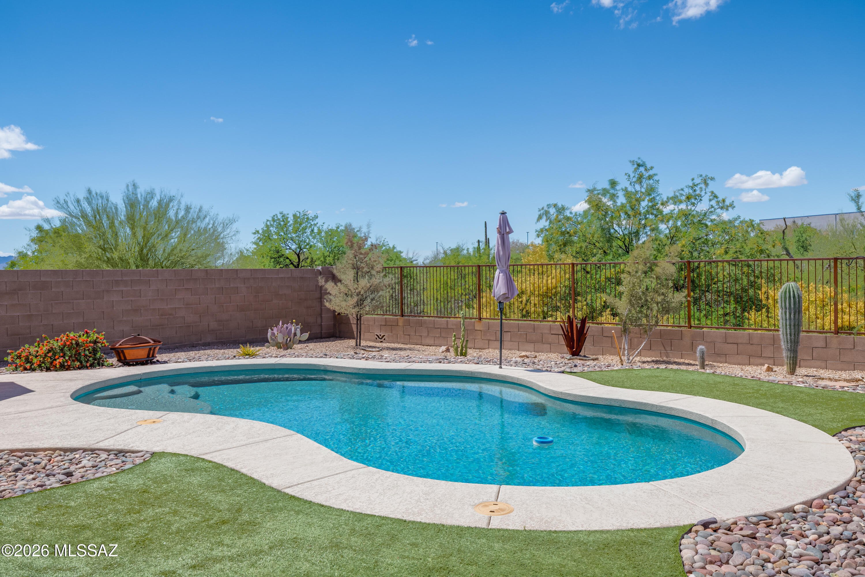 11085 N Hydrus Avenue