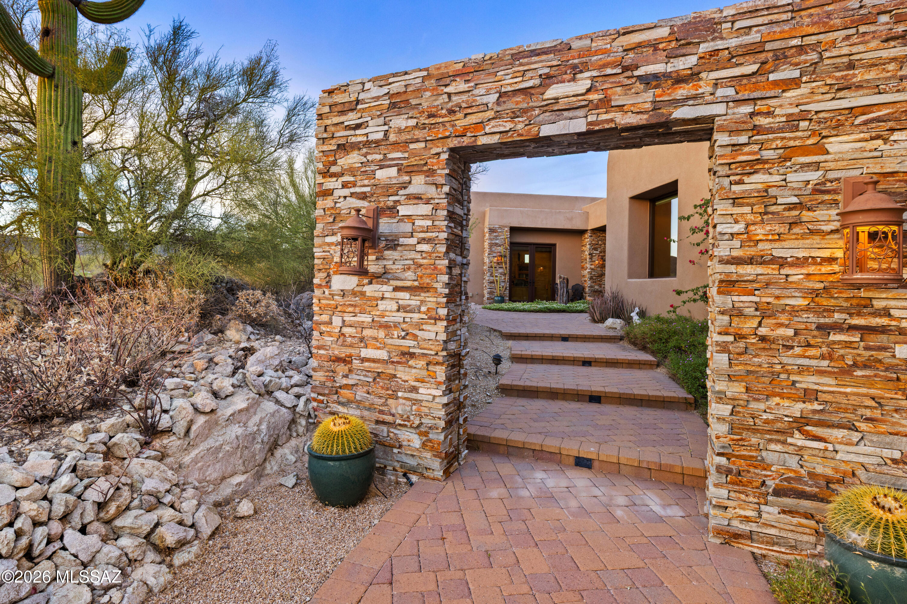 14050 N Hawk Canyon Trail