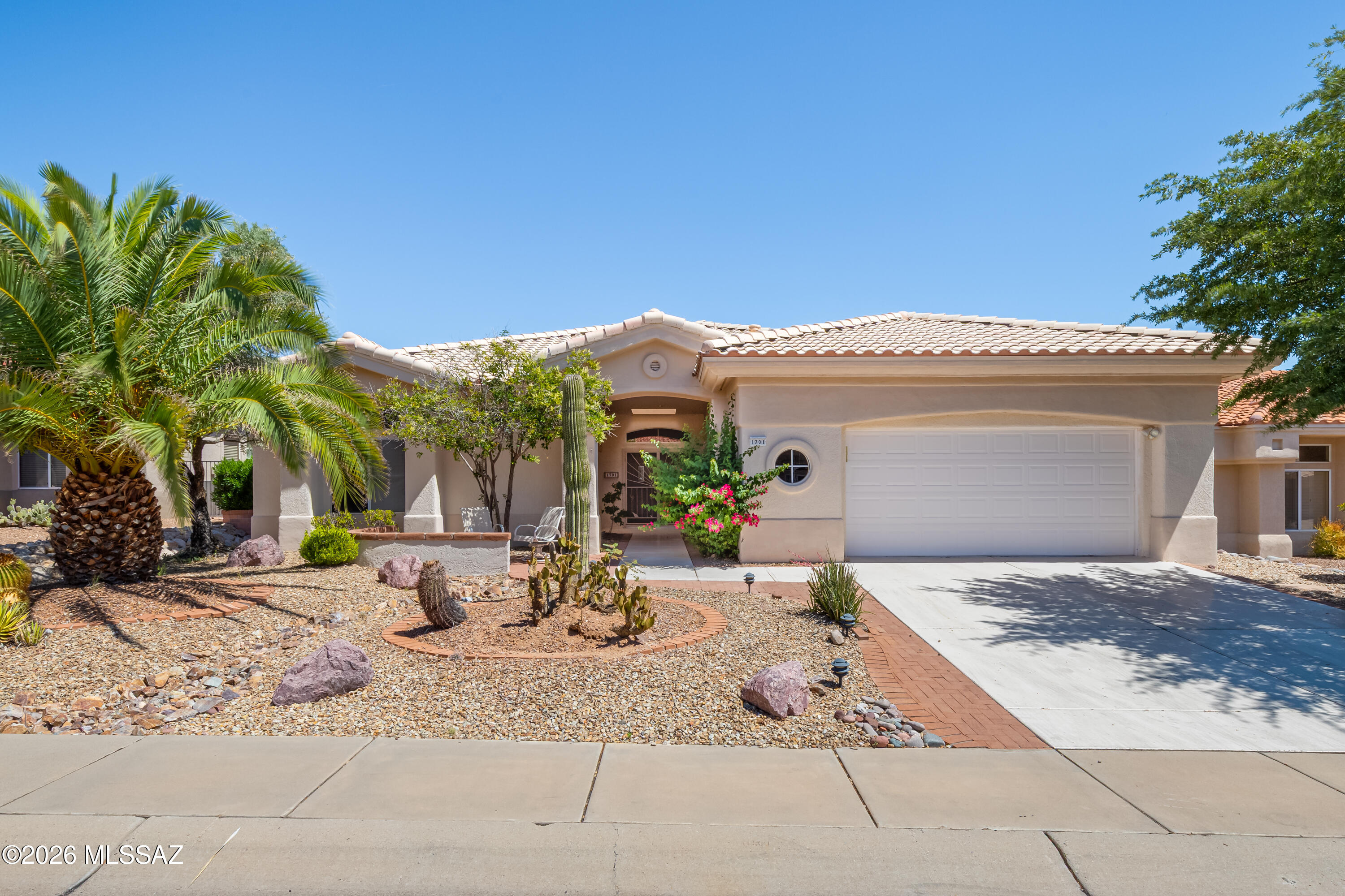 1701 E Crown Ridge Way
