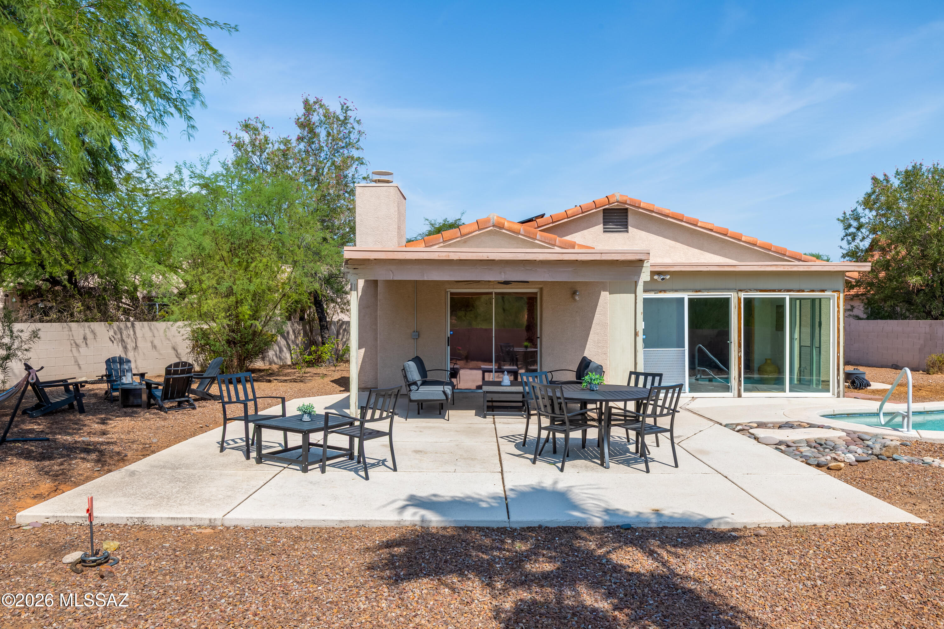 138 E Elixir Place