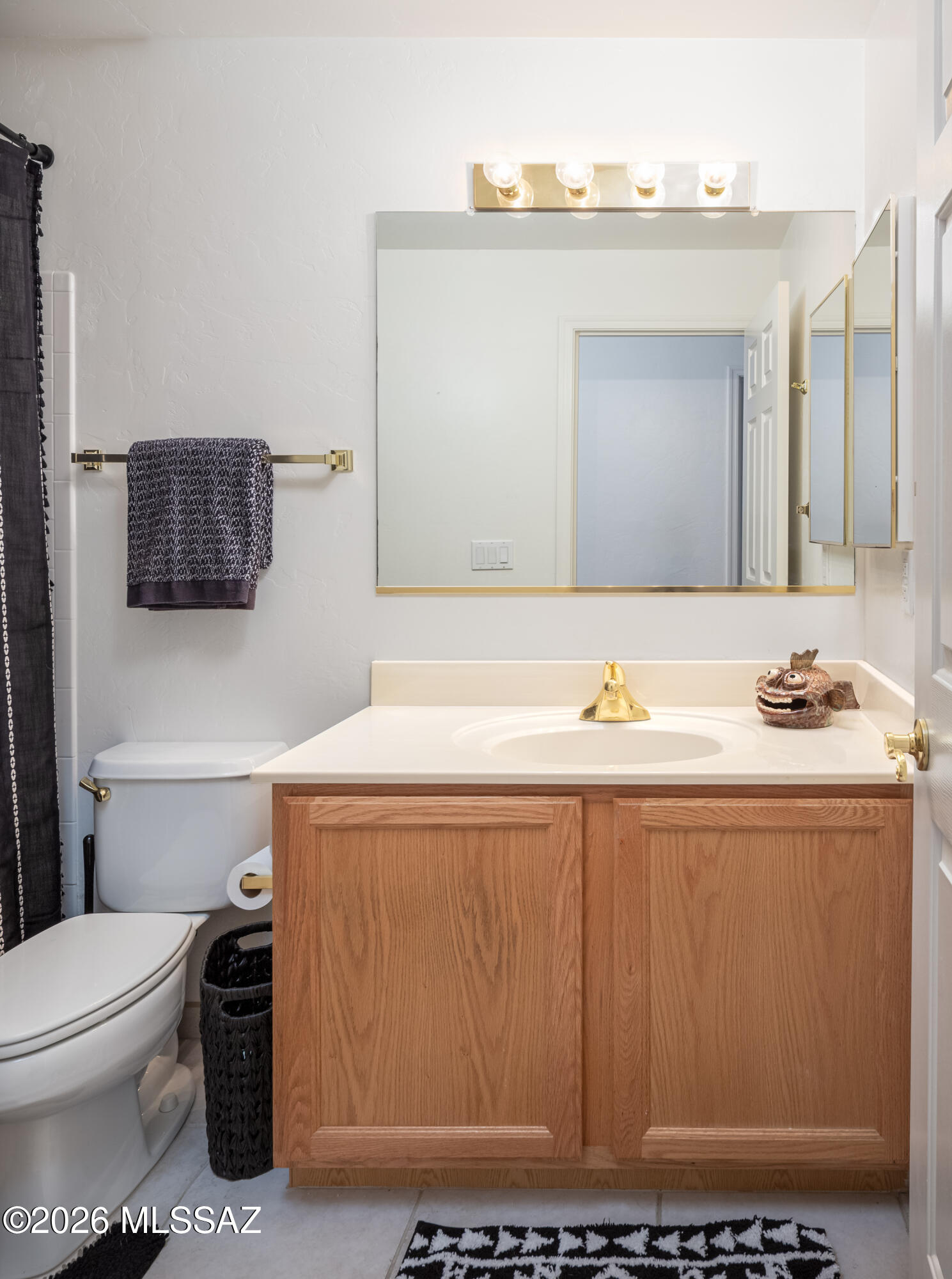 138 E Elixir Place