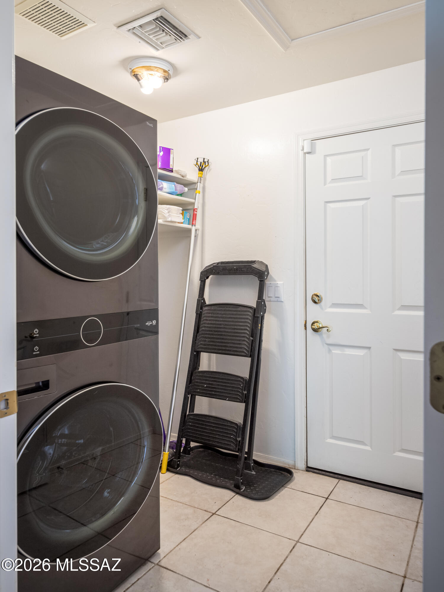 138 E Elixir Place