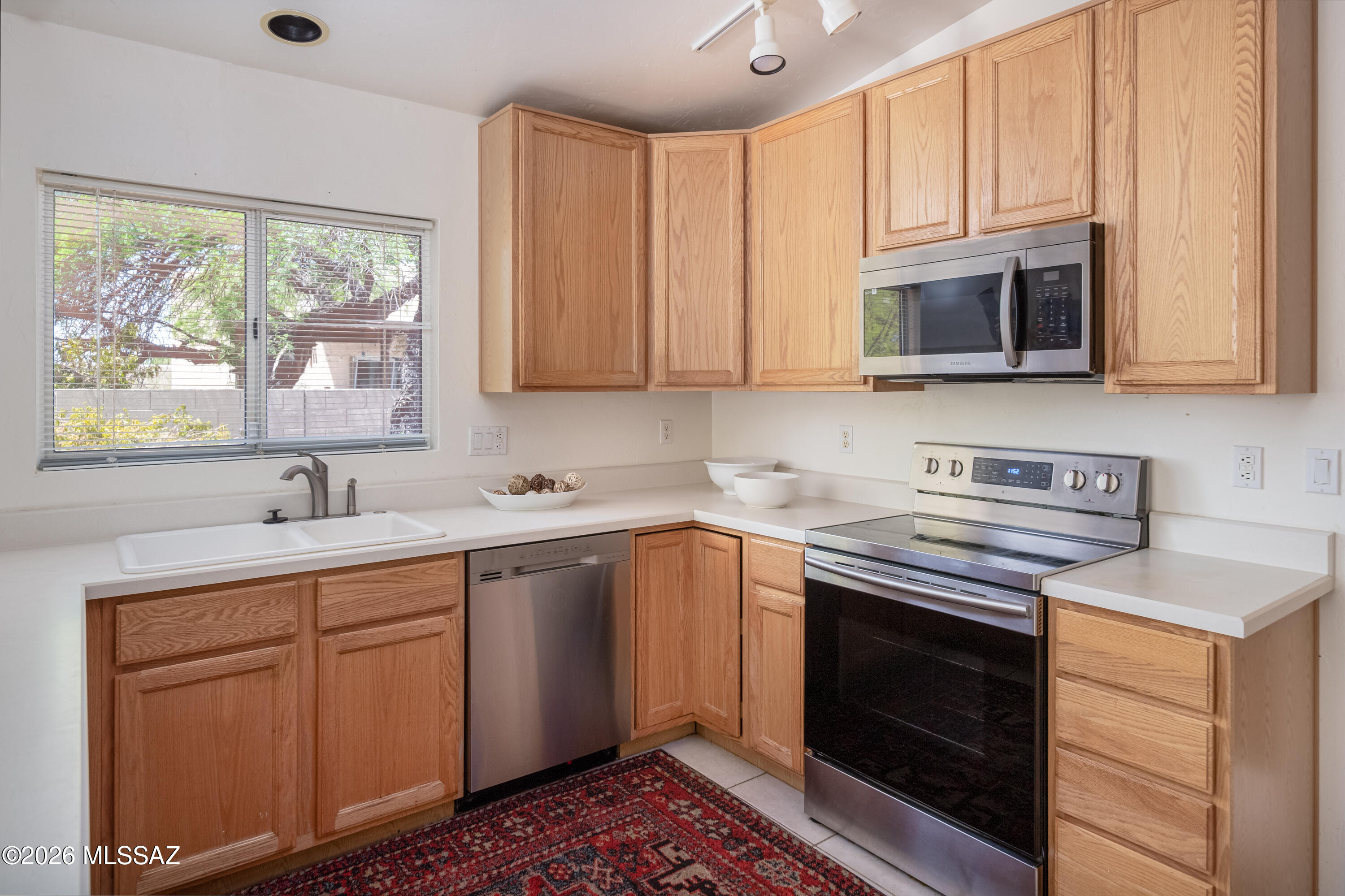 138 E Elixir Place