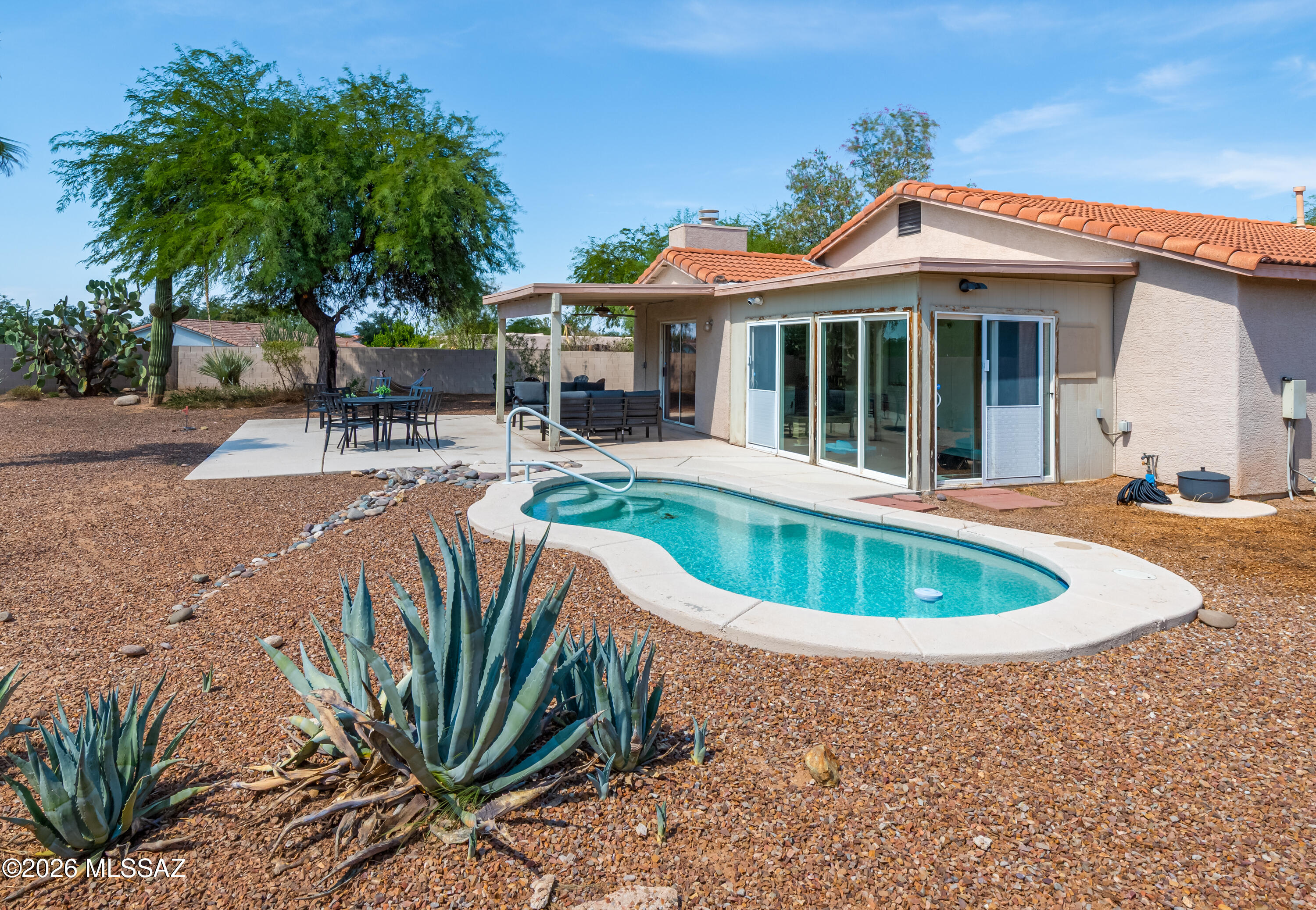 138 E Elixir Place