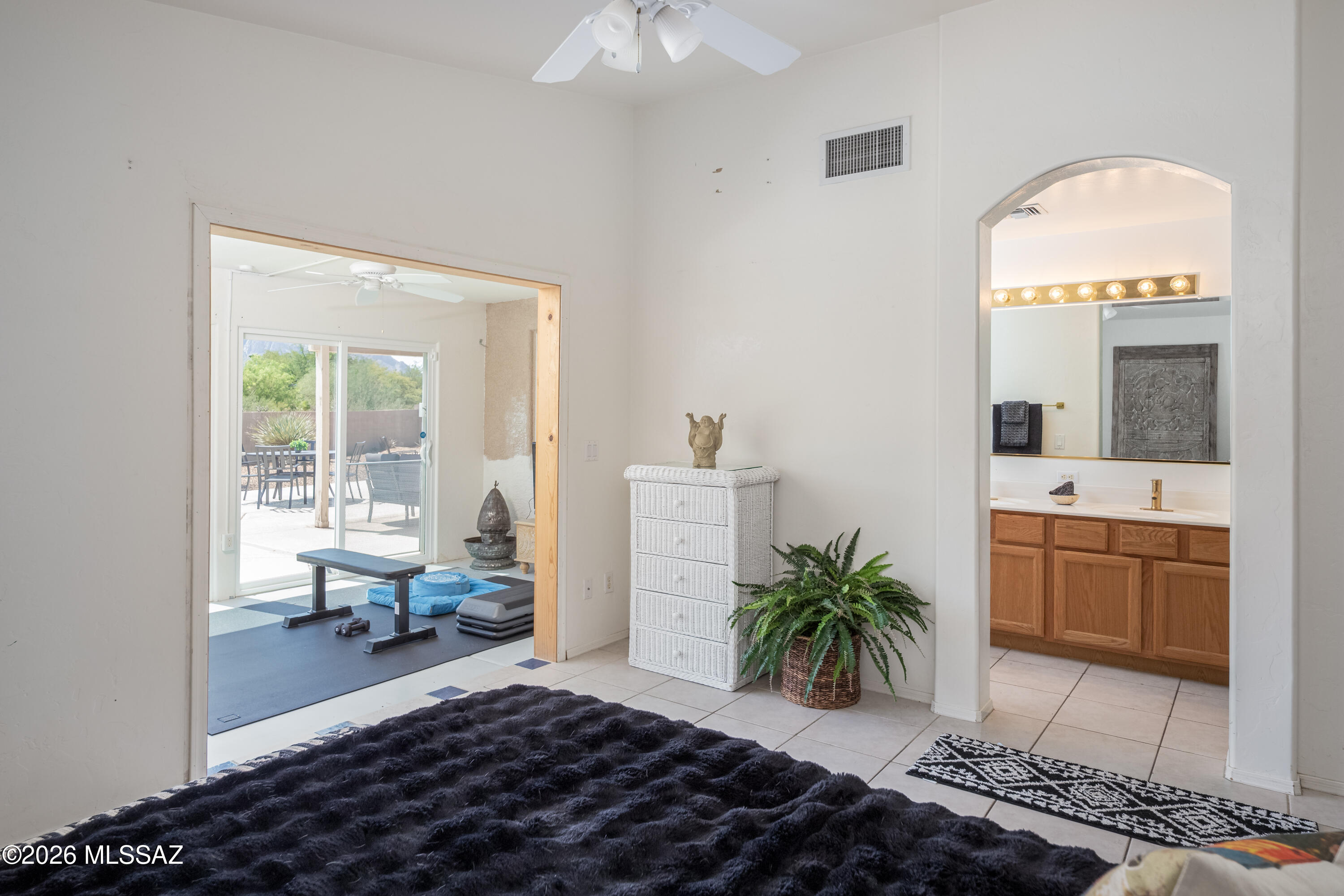 138 E Elixir Place