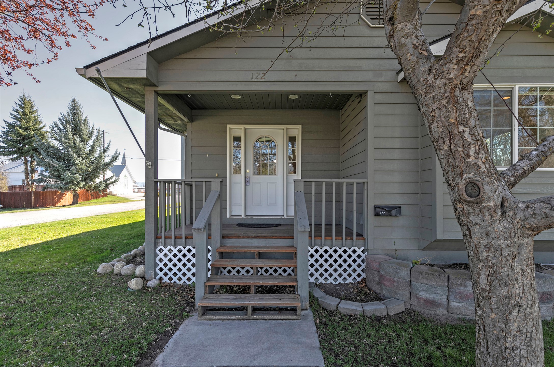 122 N 7th Street