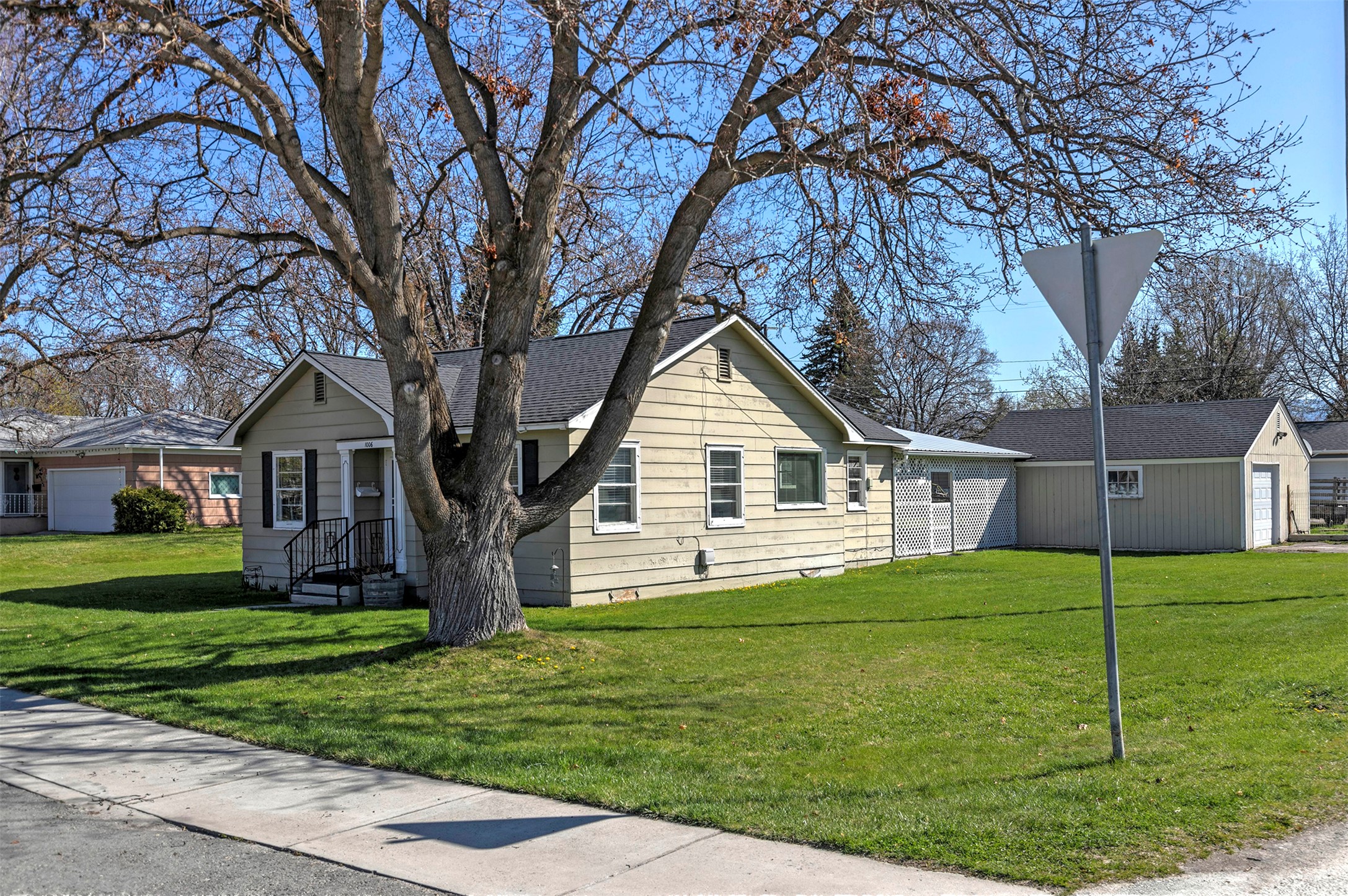 1006 S 3rd