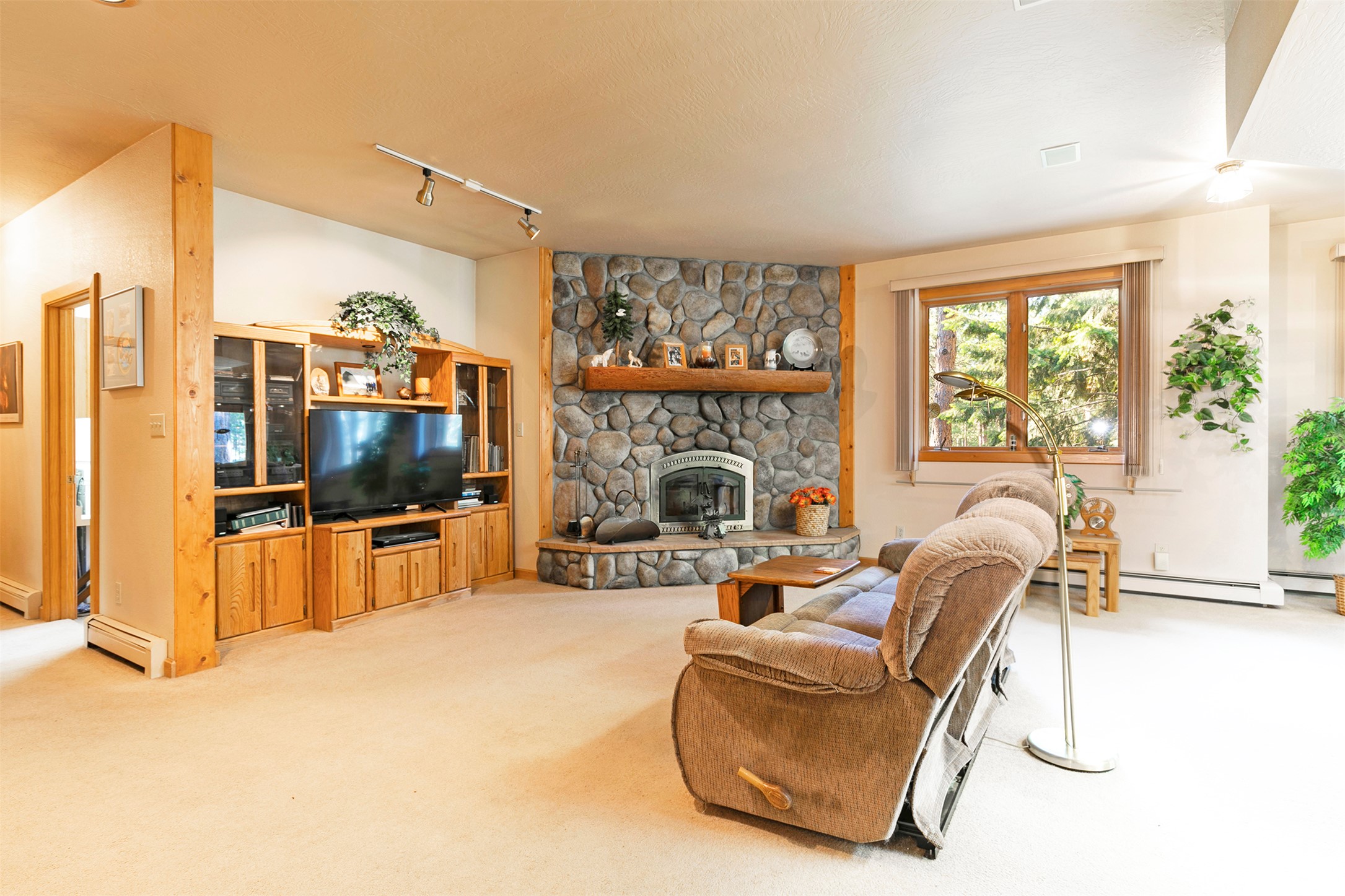 4037 Wakantanka Way