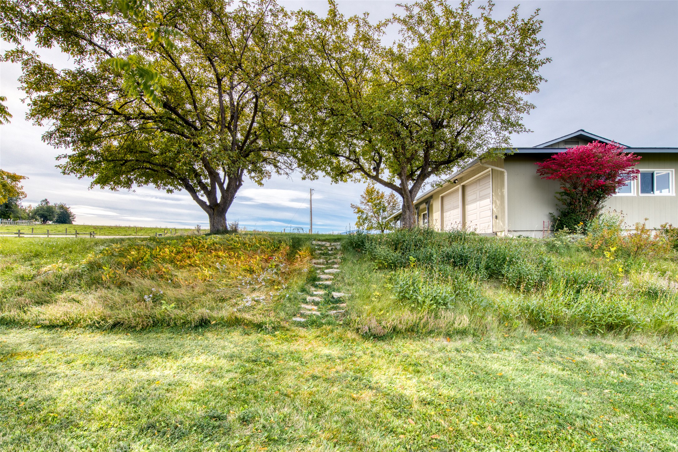 1435 & 1499 Holloran Lane