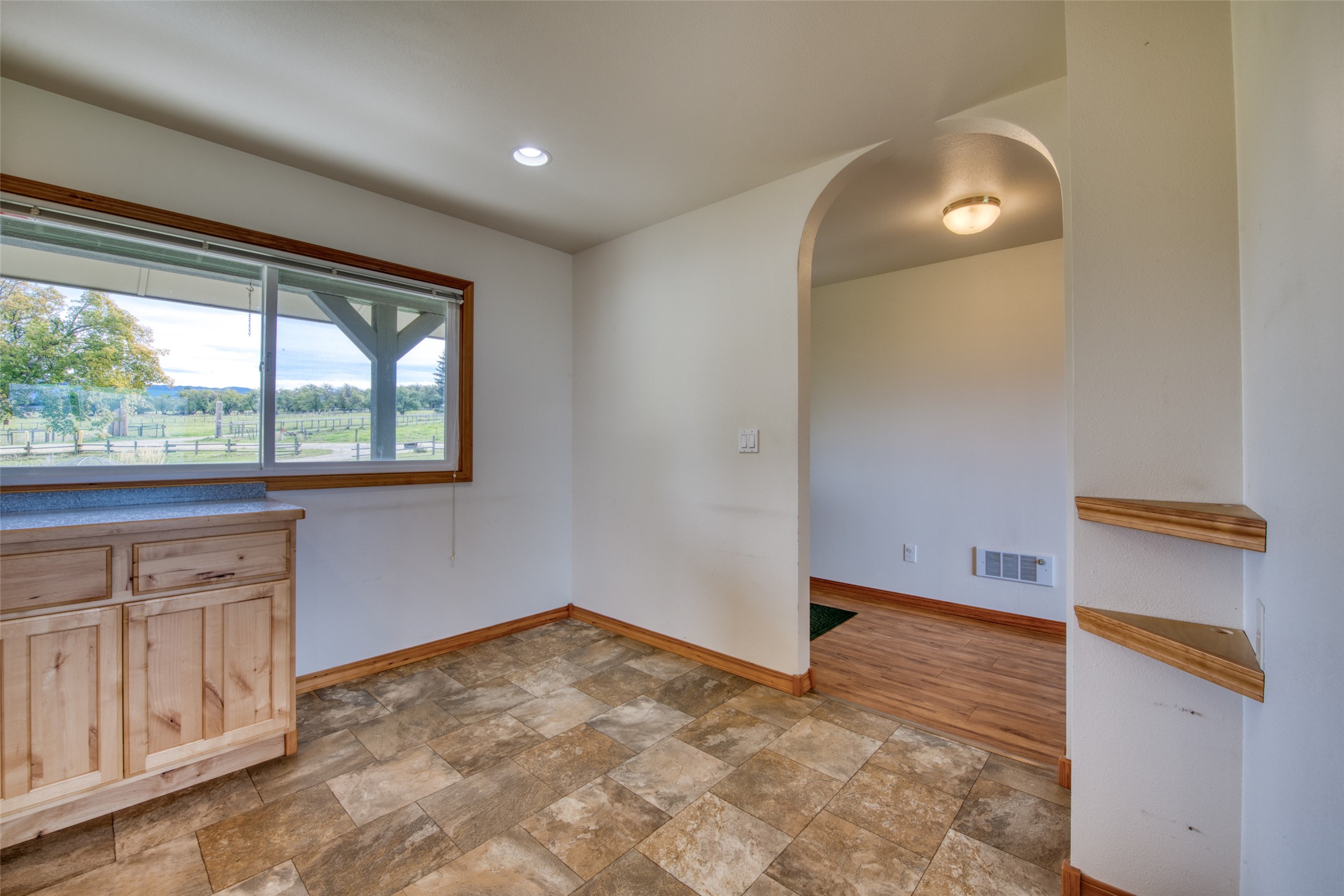 1435 & 1499 Holloran Lane