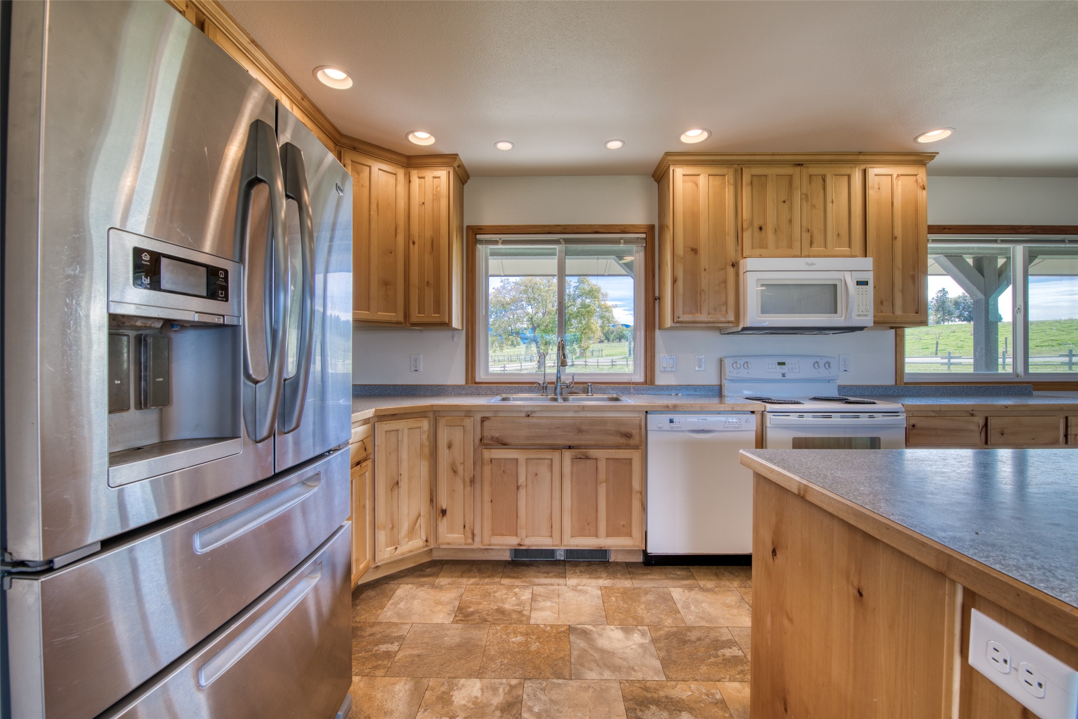 1435 & 1499 Holloran Lane