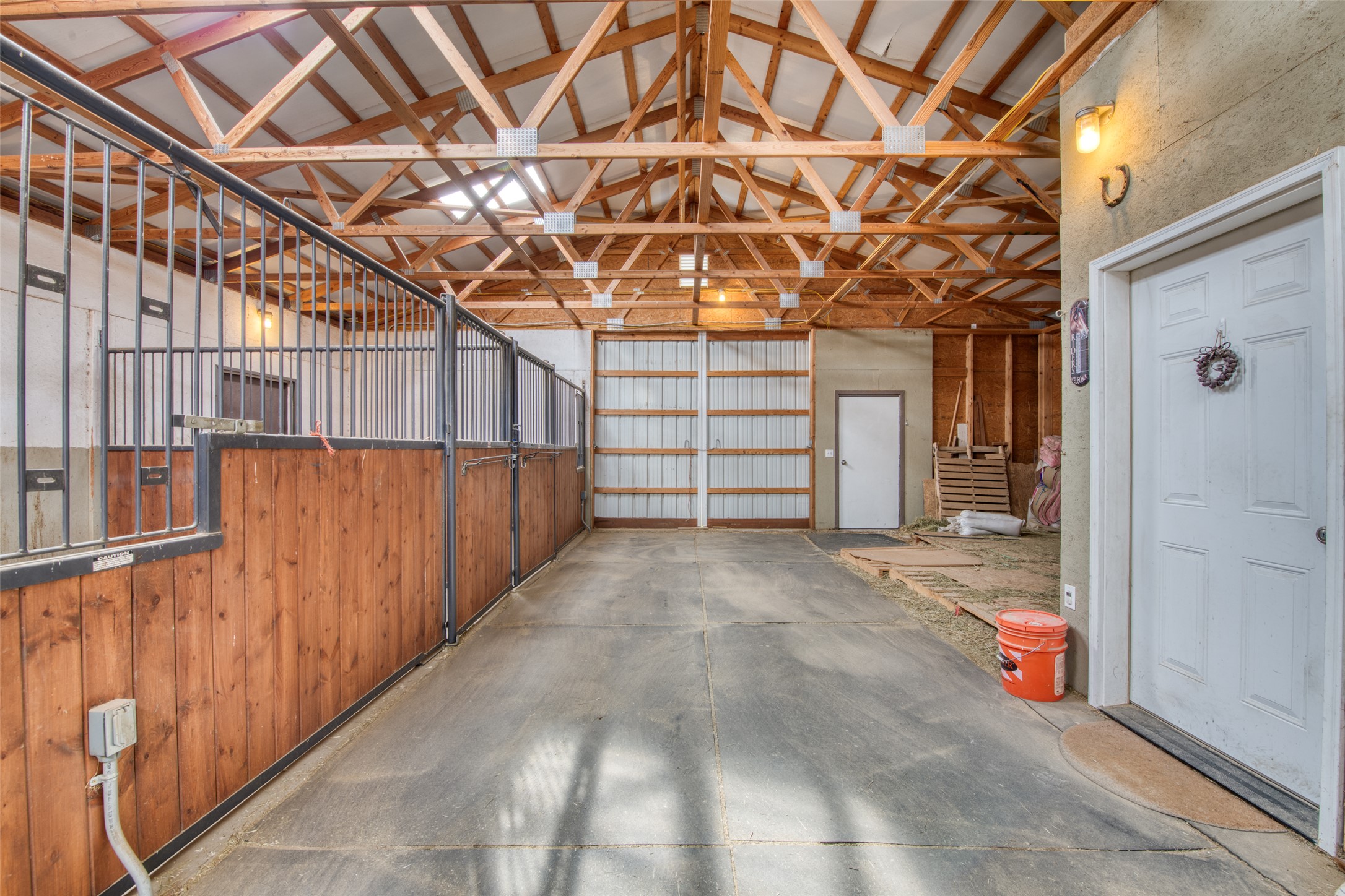 1435 & 1499 Holloran Lane