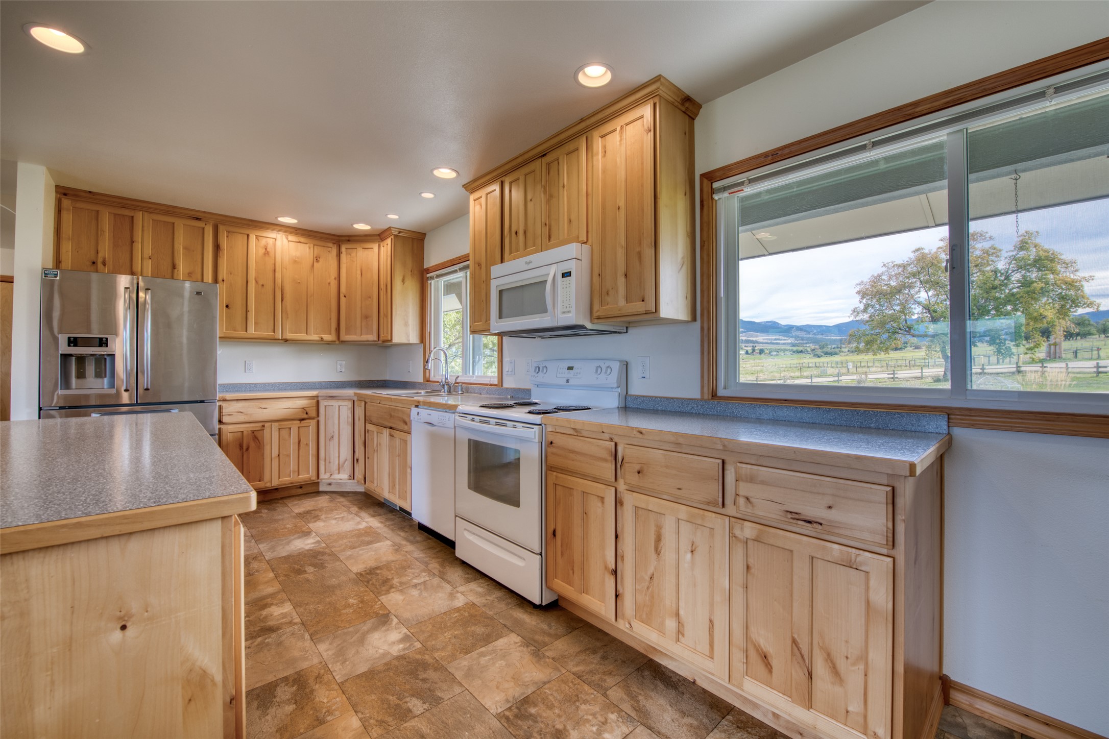 1435 & 1499 Holloran Lane