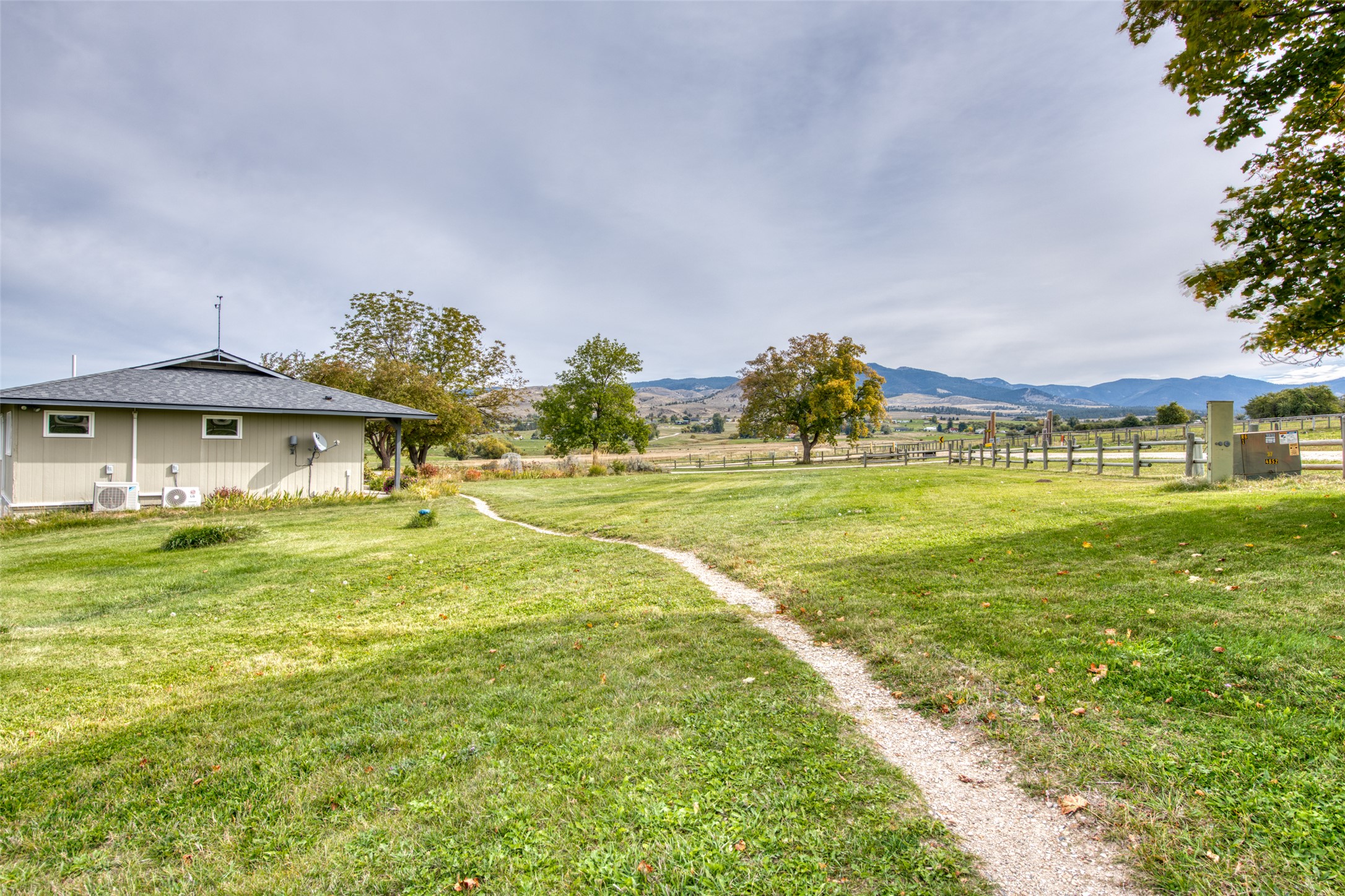 1435 & 1499 Holloran Lane