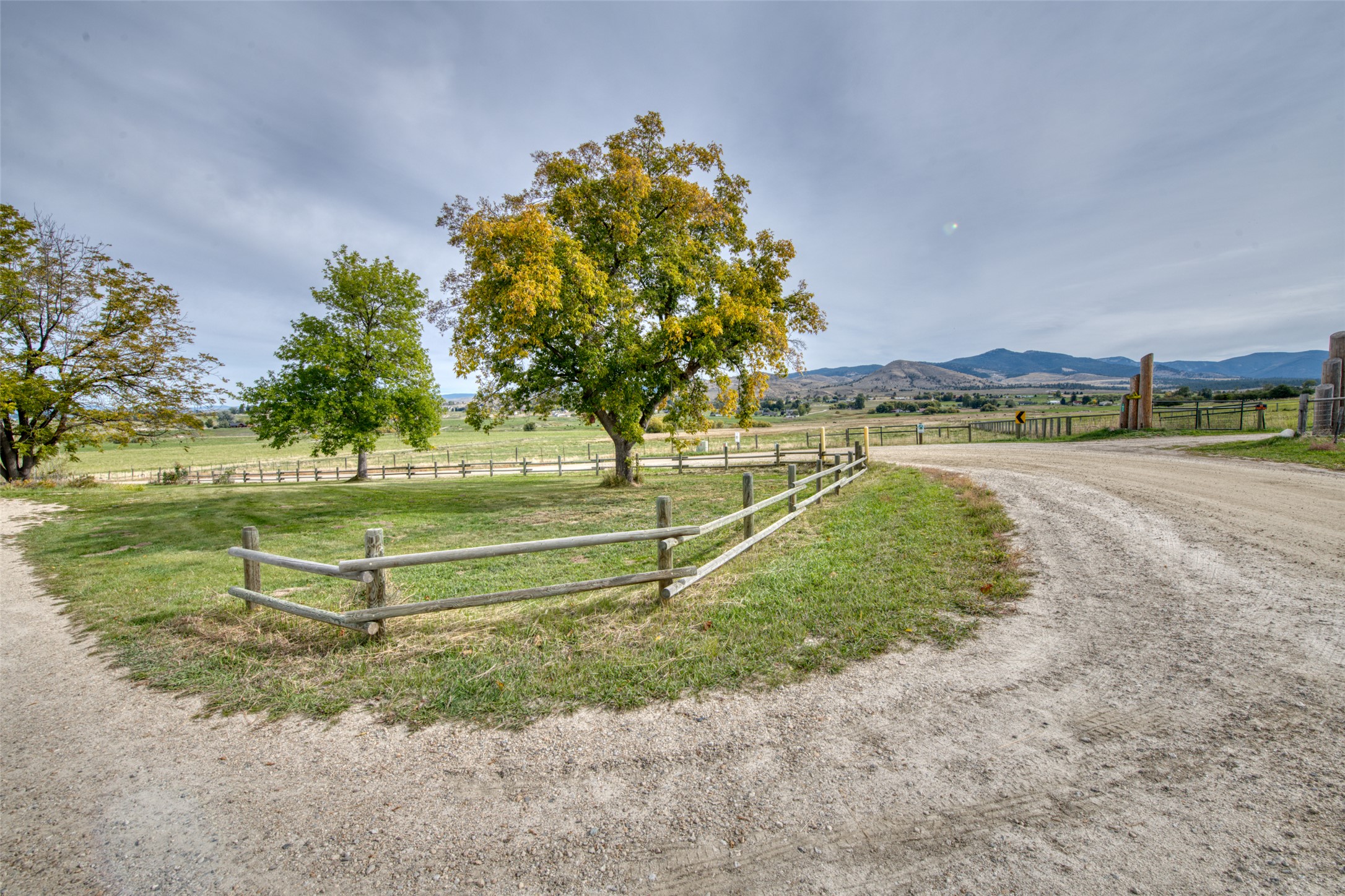 1435 & 1499 Holloran Lane