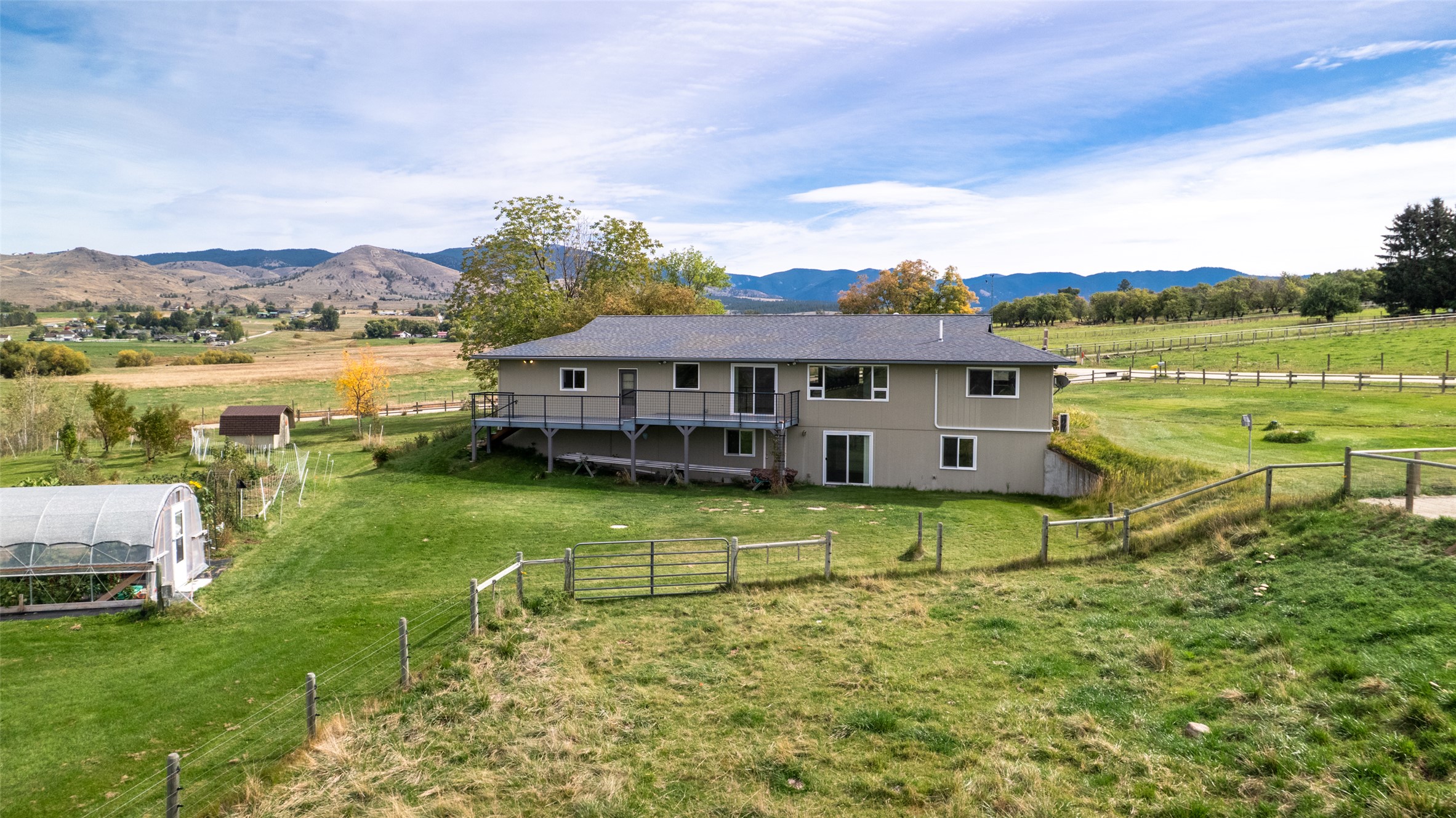 1435 & 1499 Holloran Lane