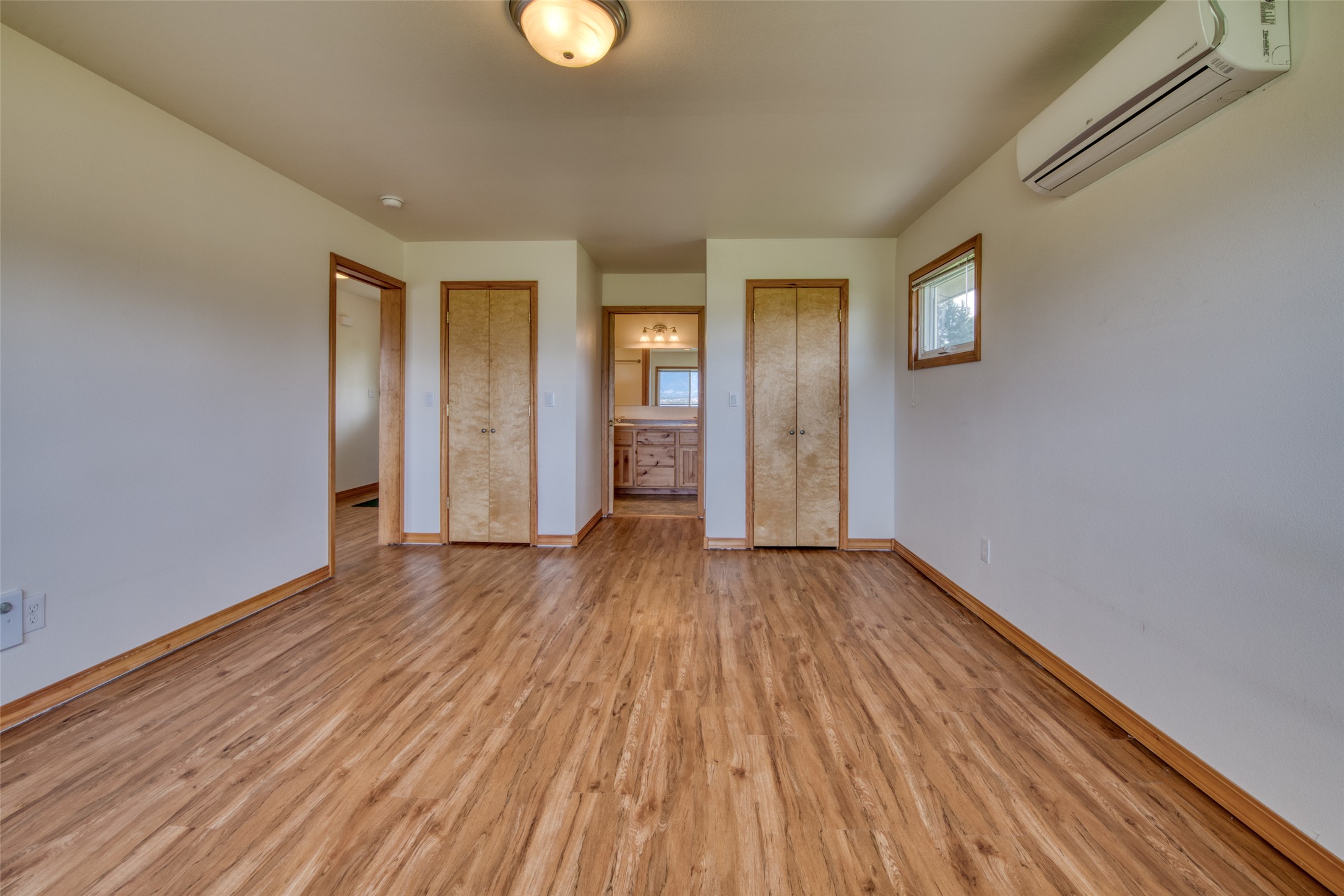 1435 & 1499 Holloran Lane