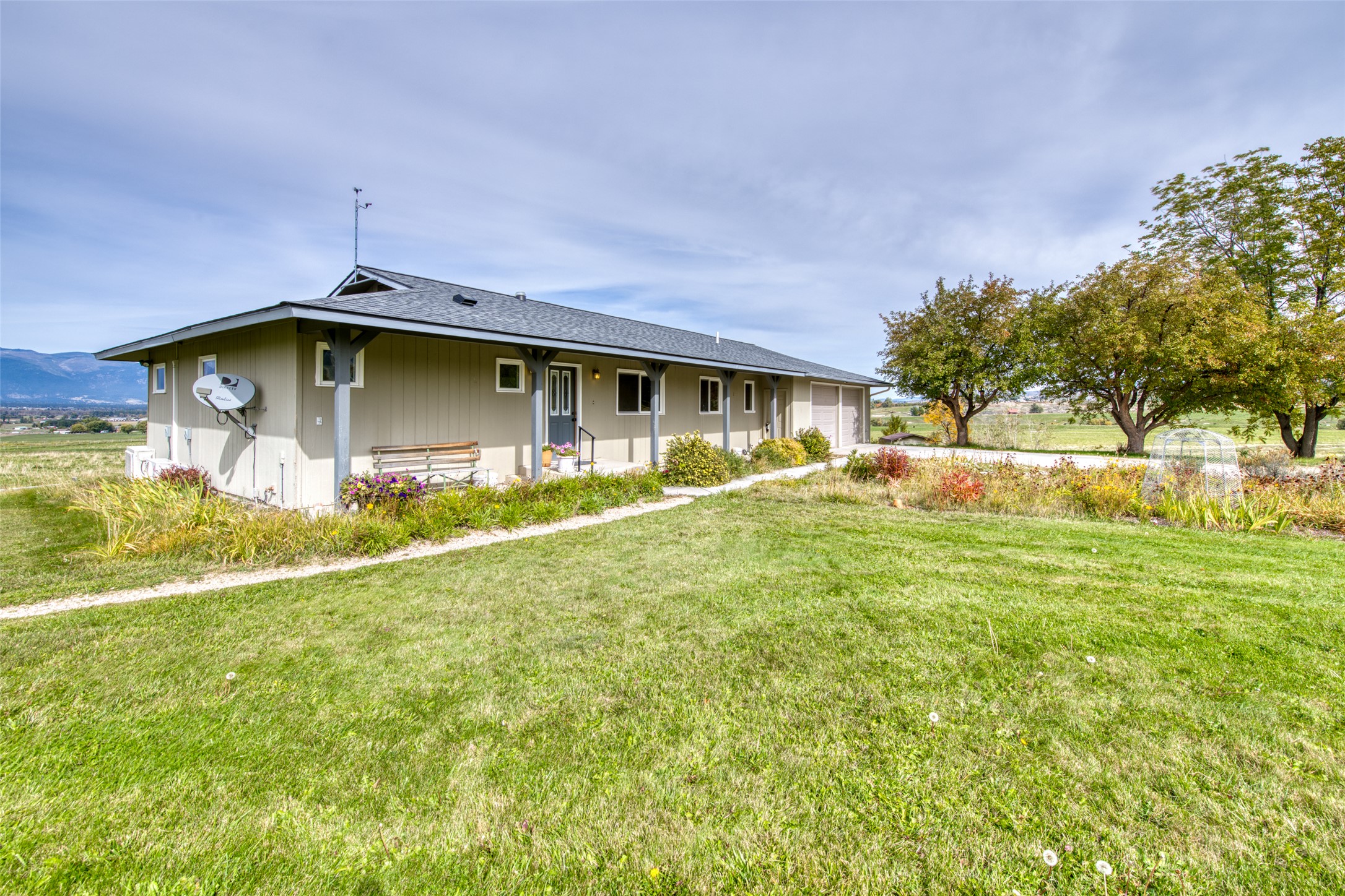 1435 & 1499 Holloran Lane