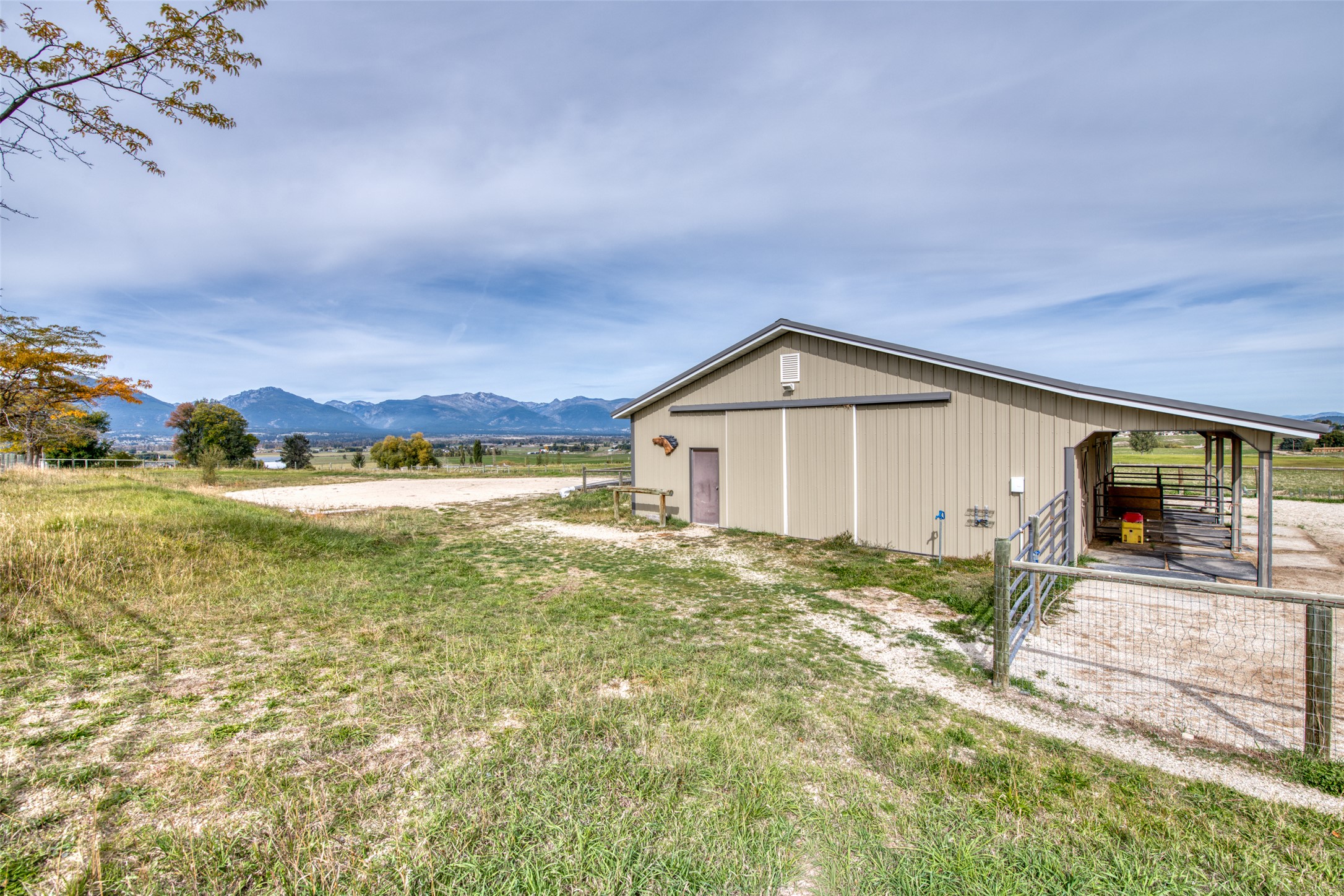 1435 & 1499 Holloran Lane