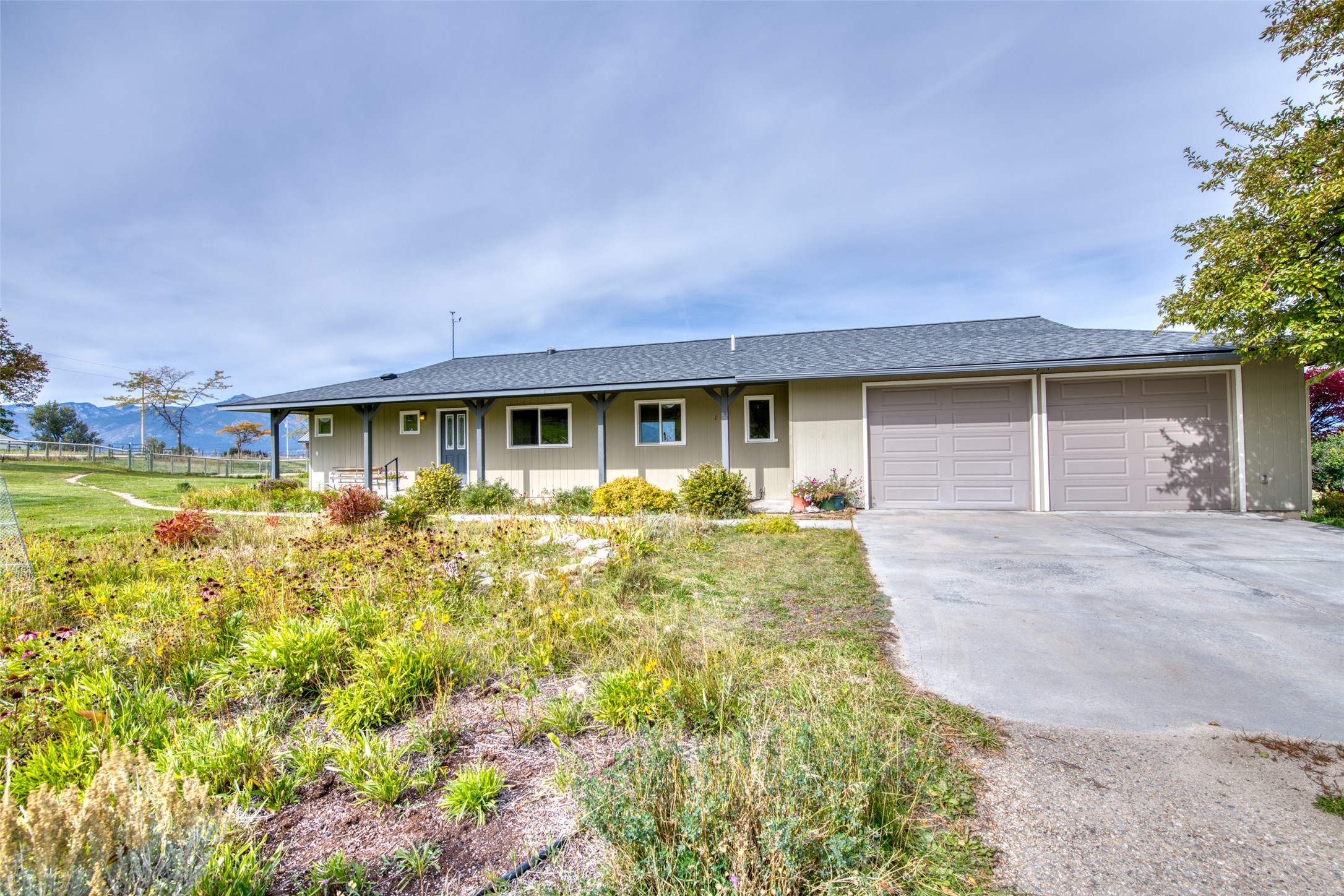 1435 & 1499 Holloran Lane