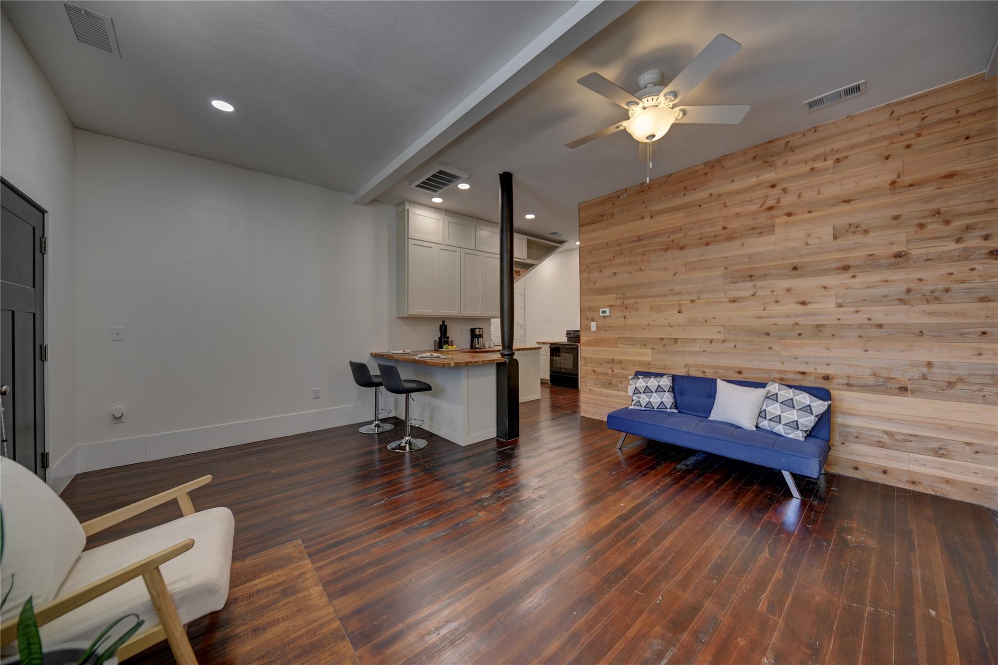 103 N Main # B