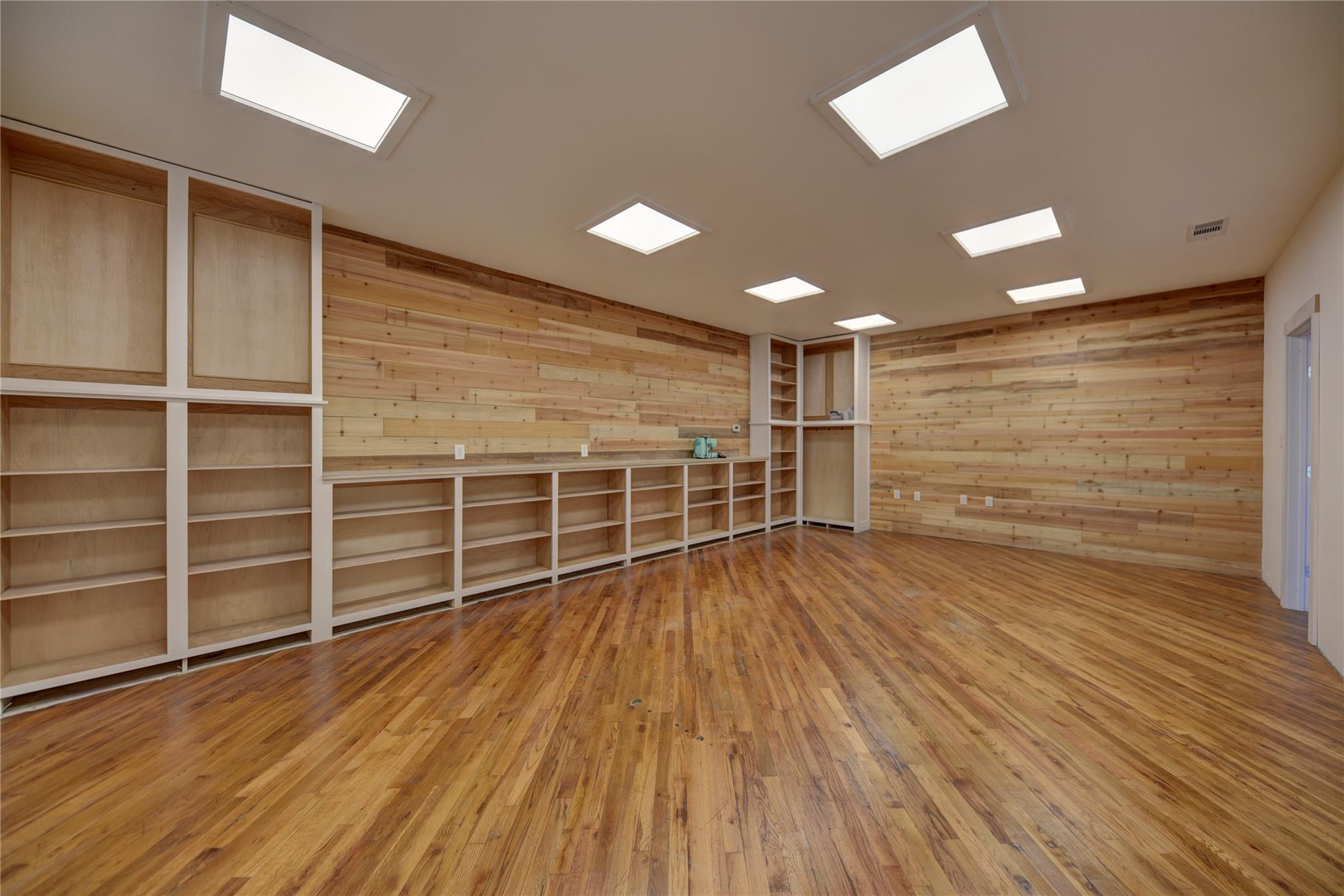 103 N Main # B