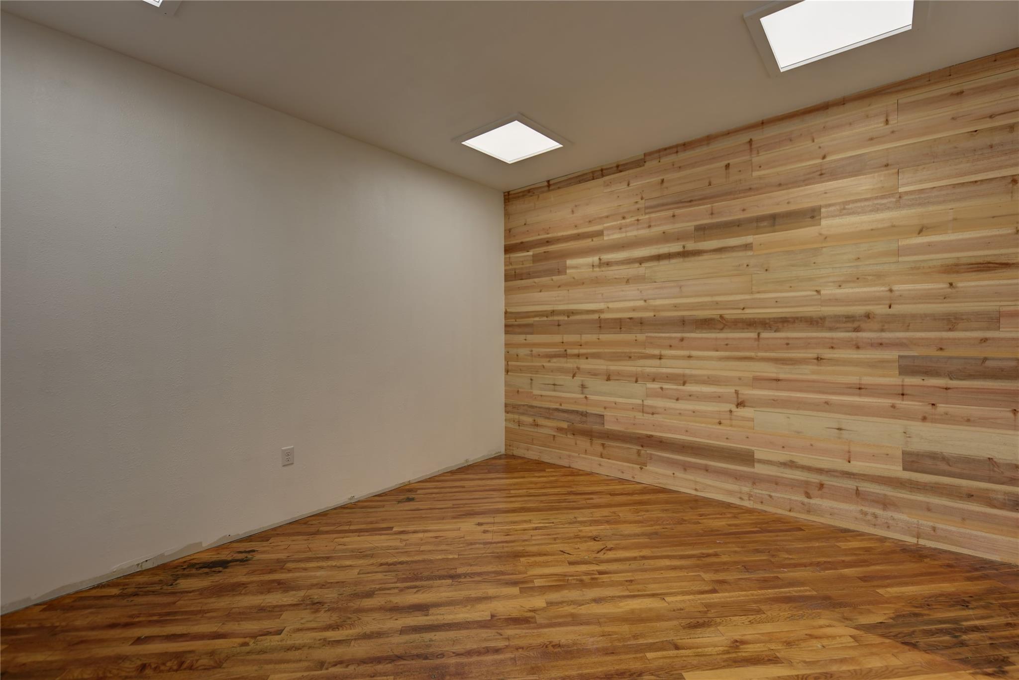 103 N Main # B