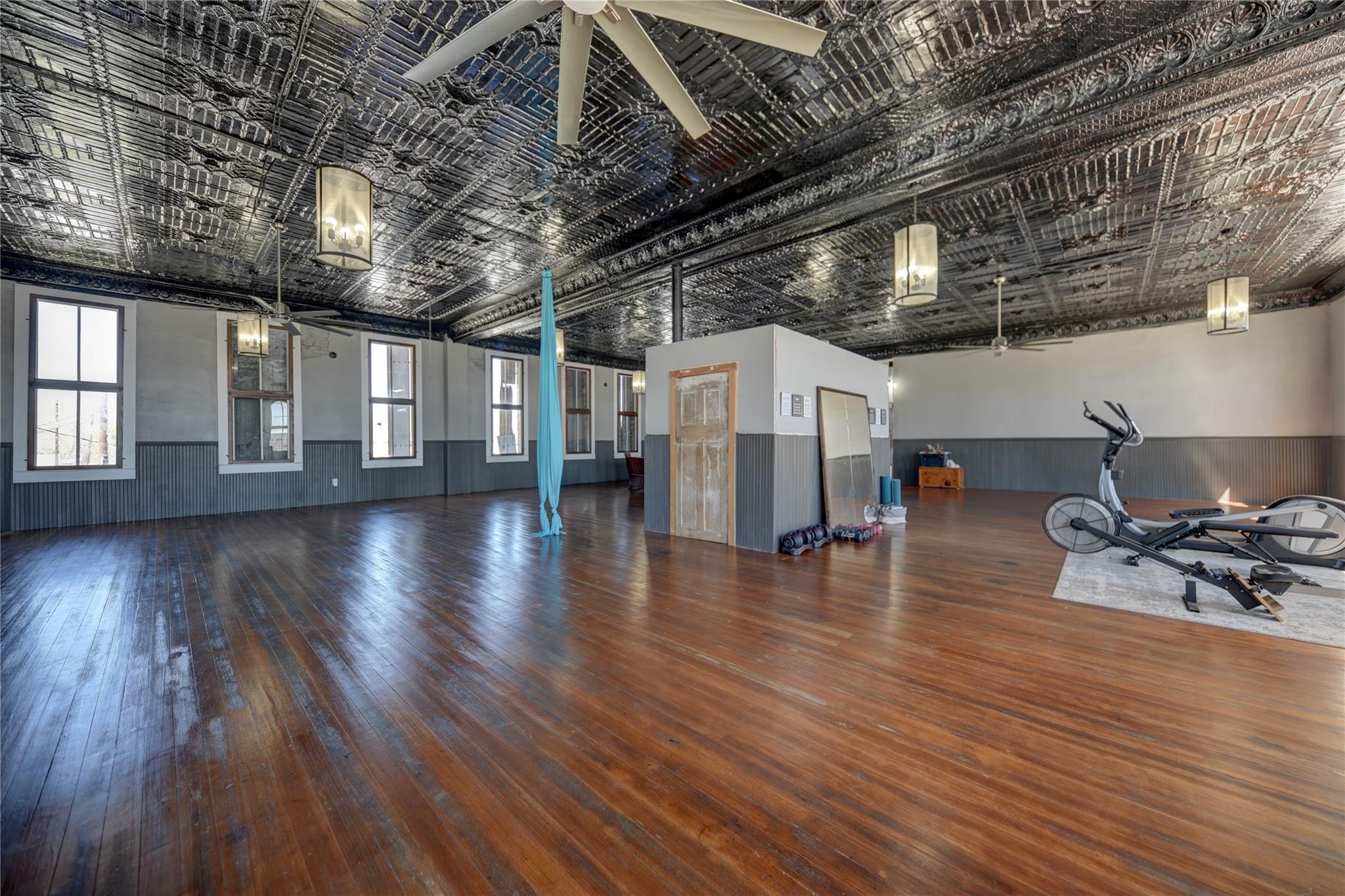 103 N Main # B