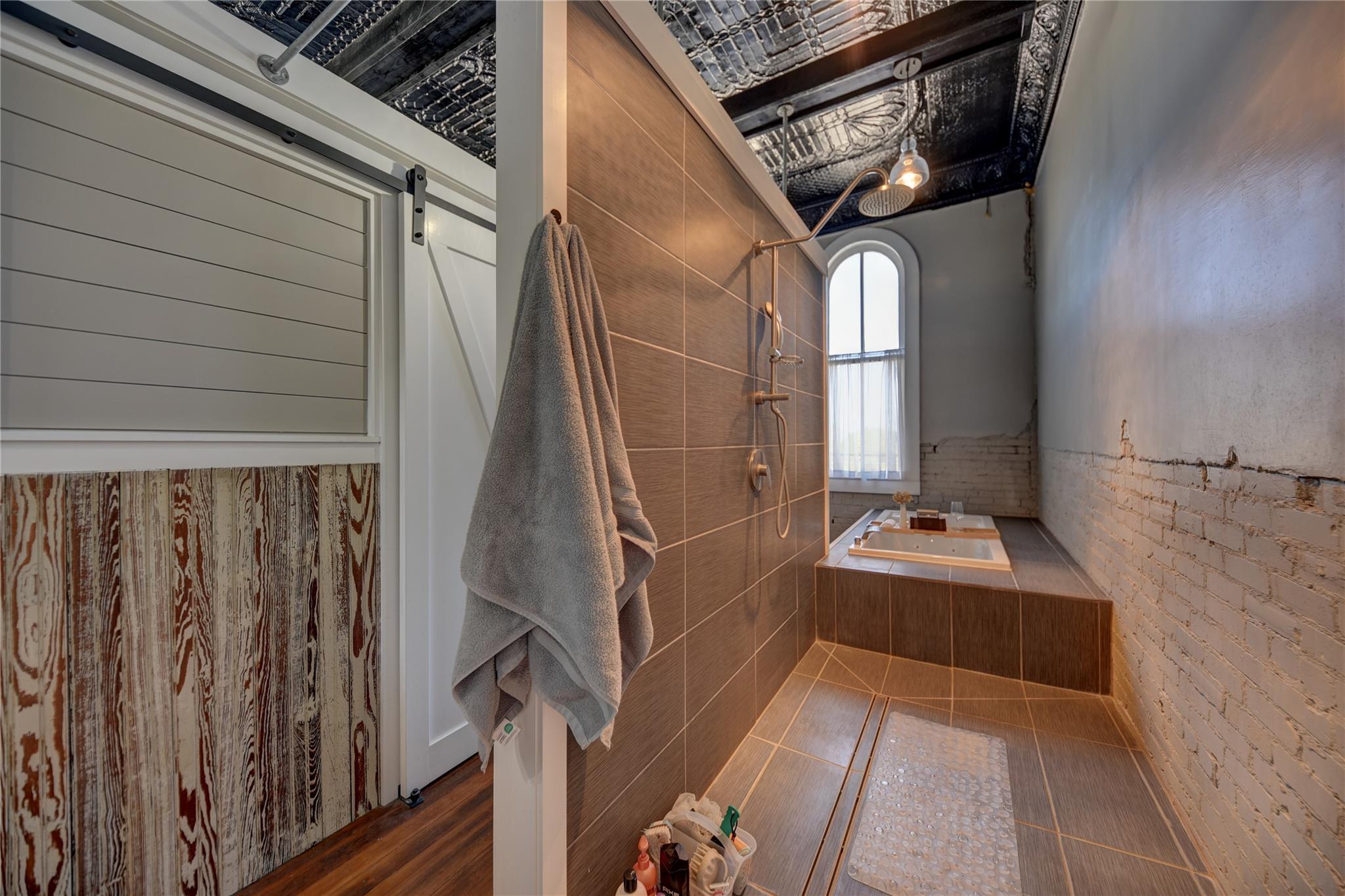 103 N Main # B