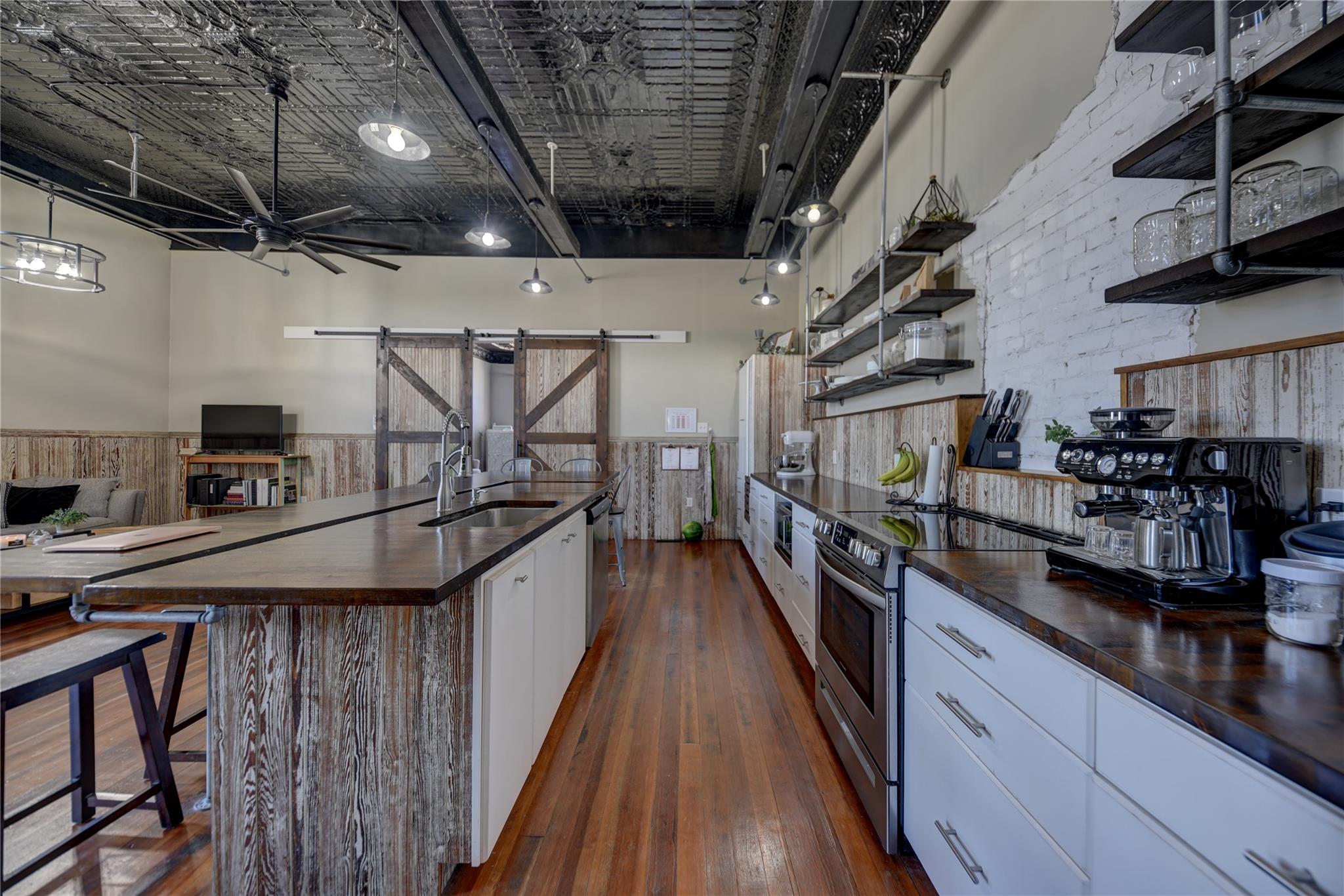 103 N Main # B