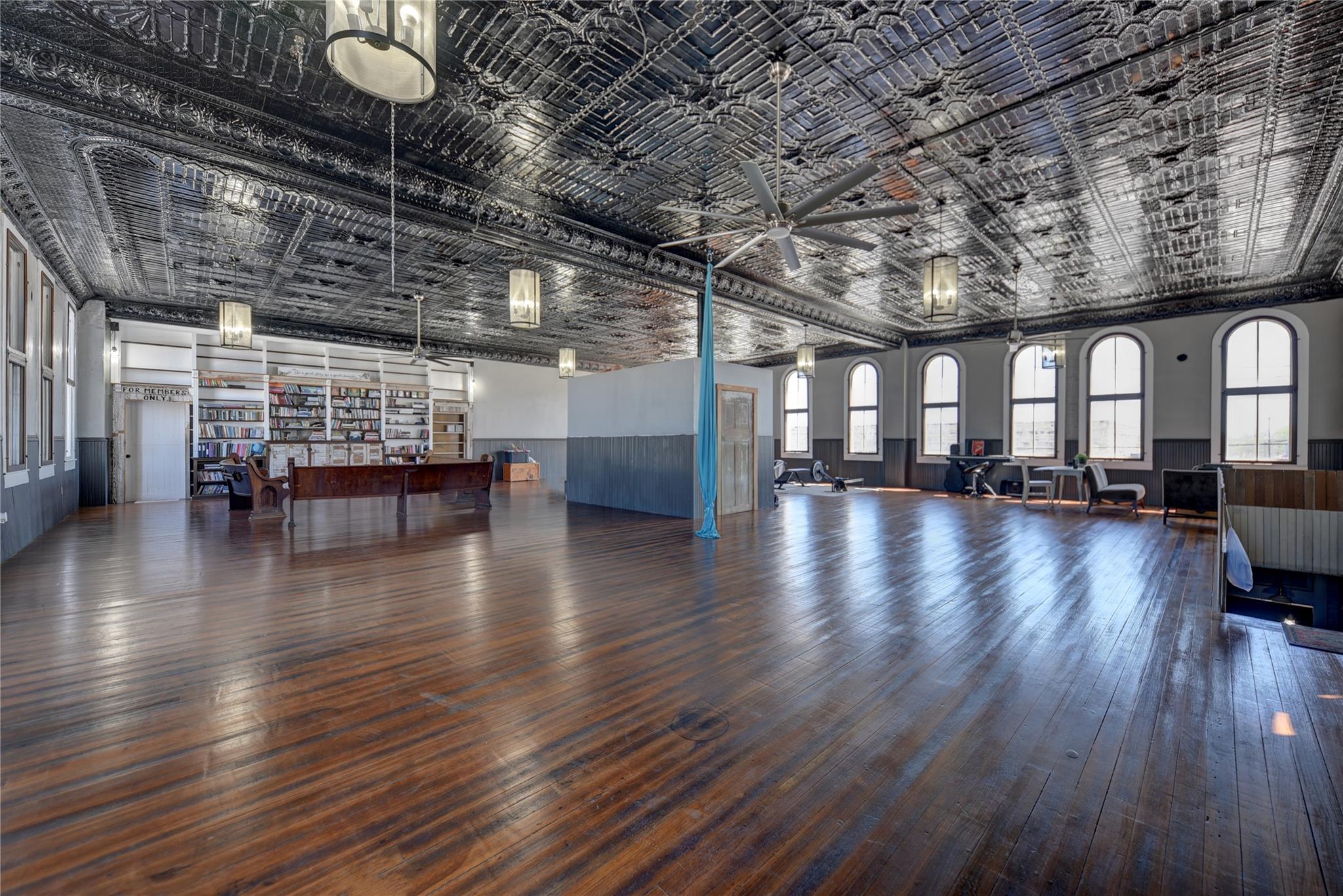 103 N Main # B