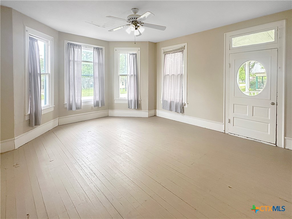 307 N Pecan
