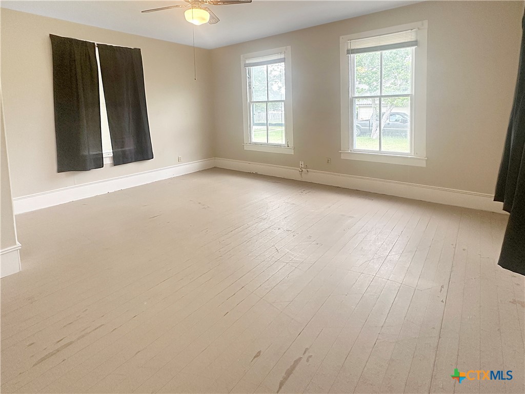 307 N Pecan