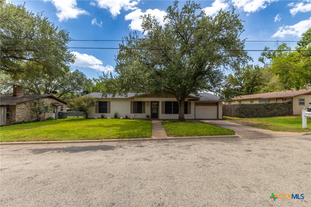 810 S Welhausen Avenue