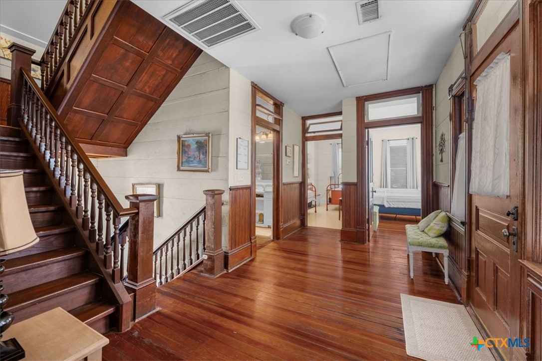 501 W Moore