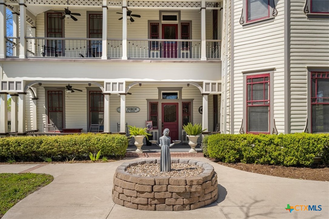 501 W Moore