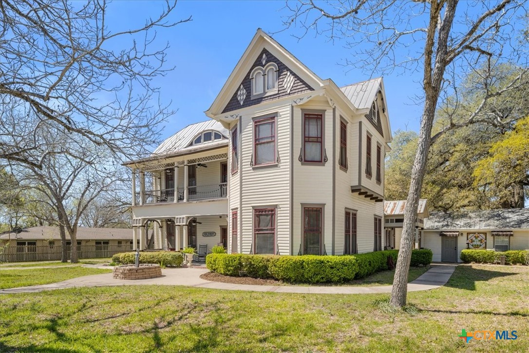 501 W Moore
