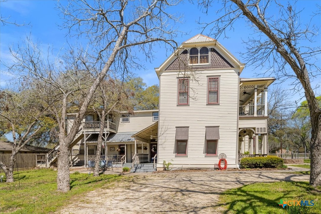 501 W Moore