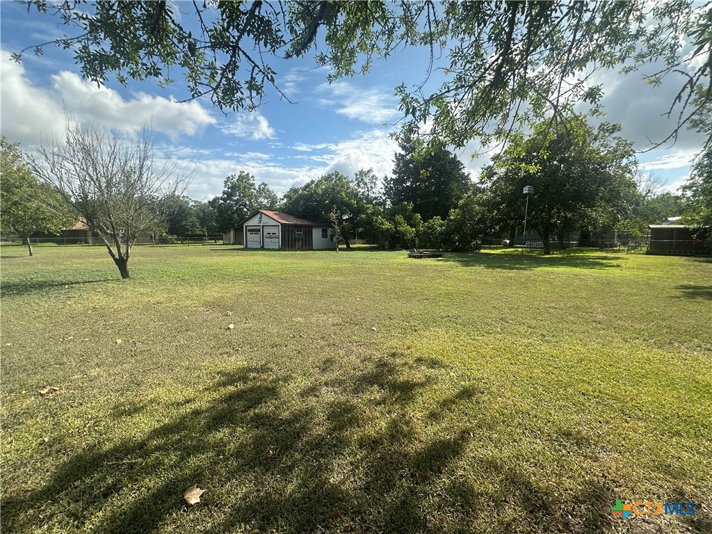 129 S Pecan Street