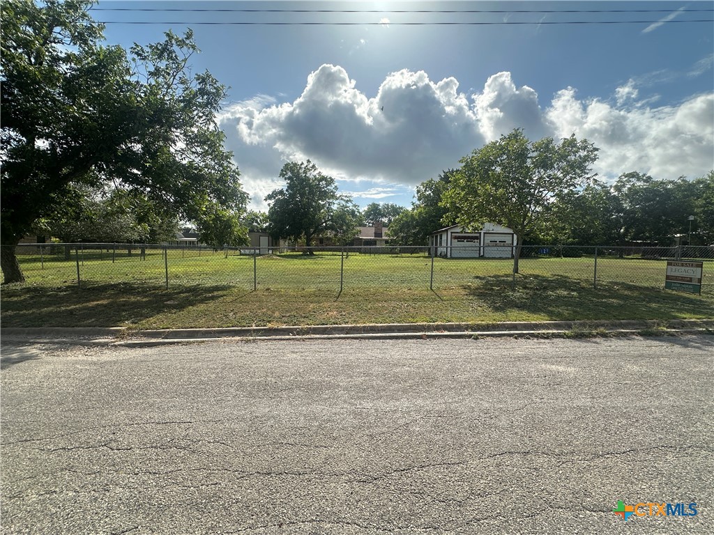 129 S Pecan Street
