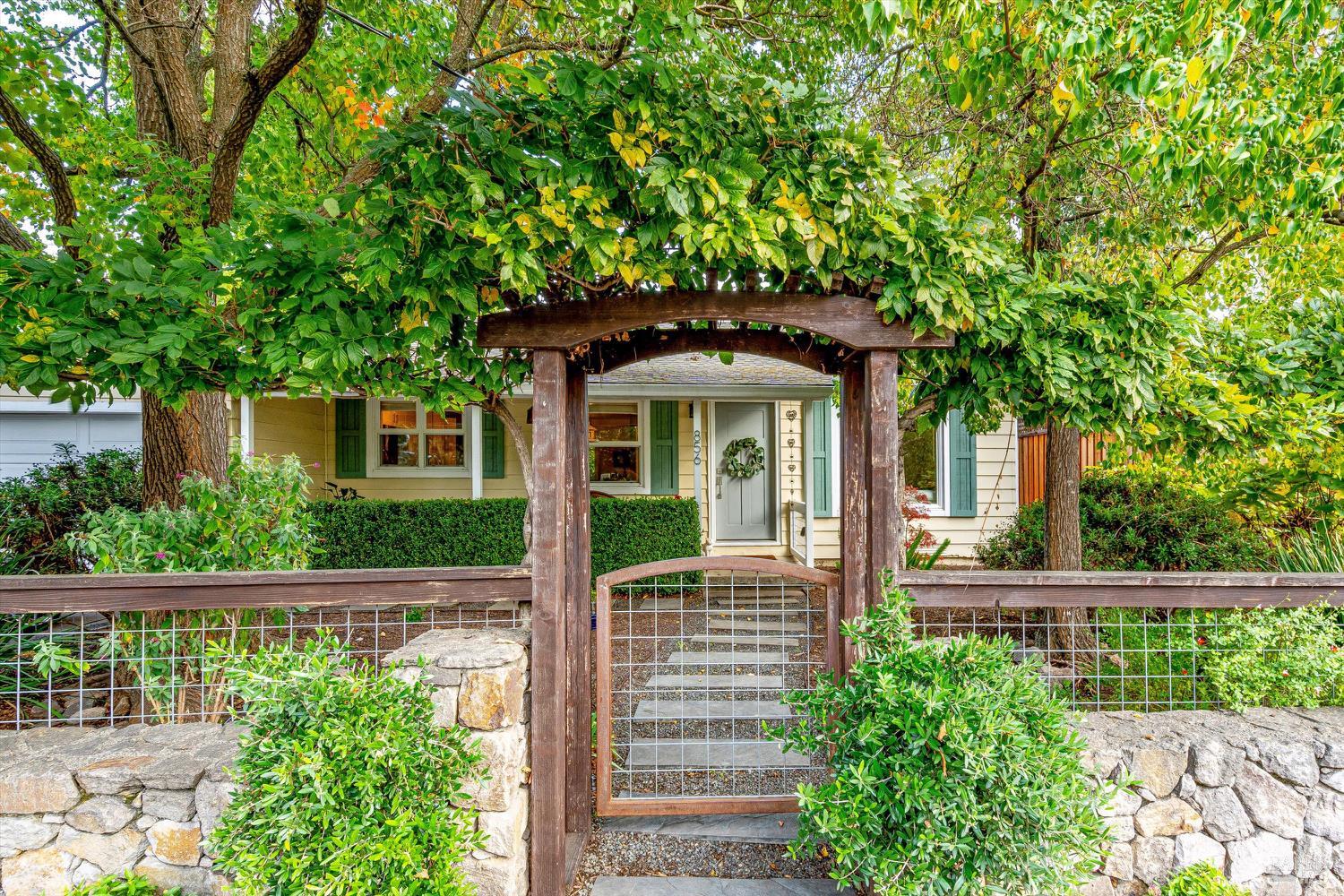 856 5th Street W