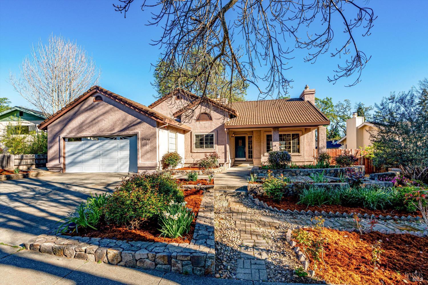 2908 Victoria Court