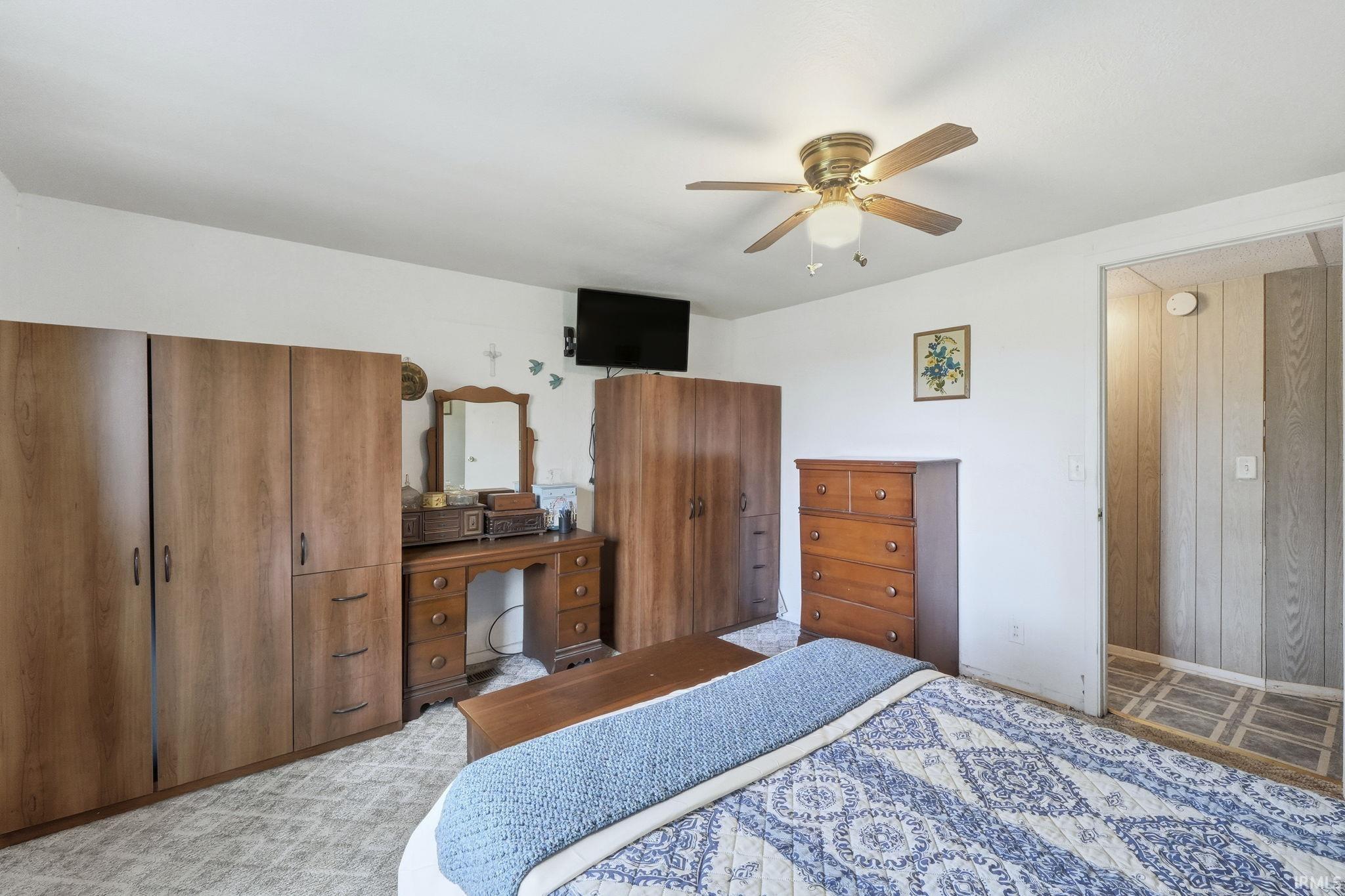 901 S Indiana Avenue